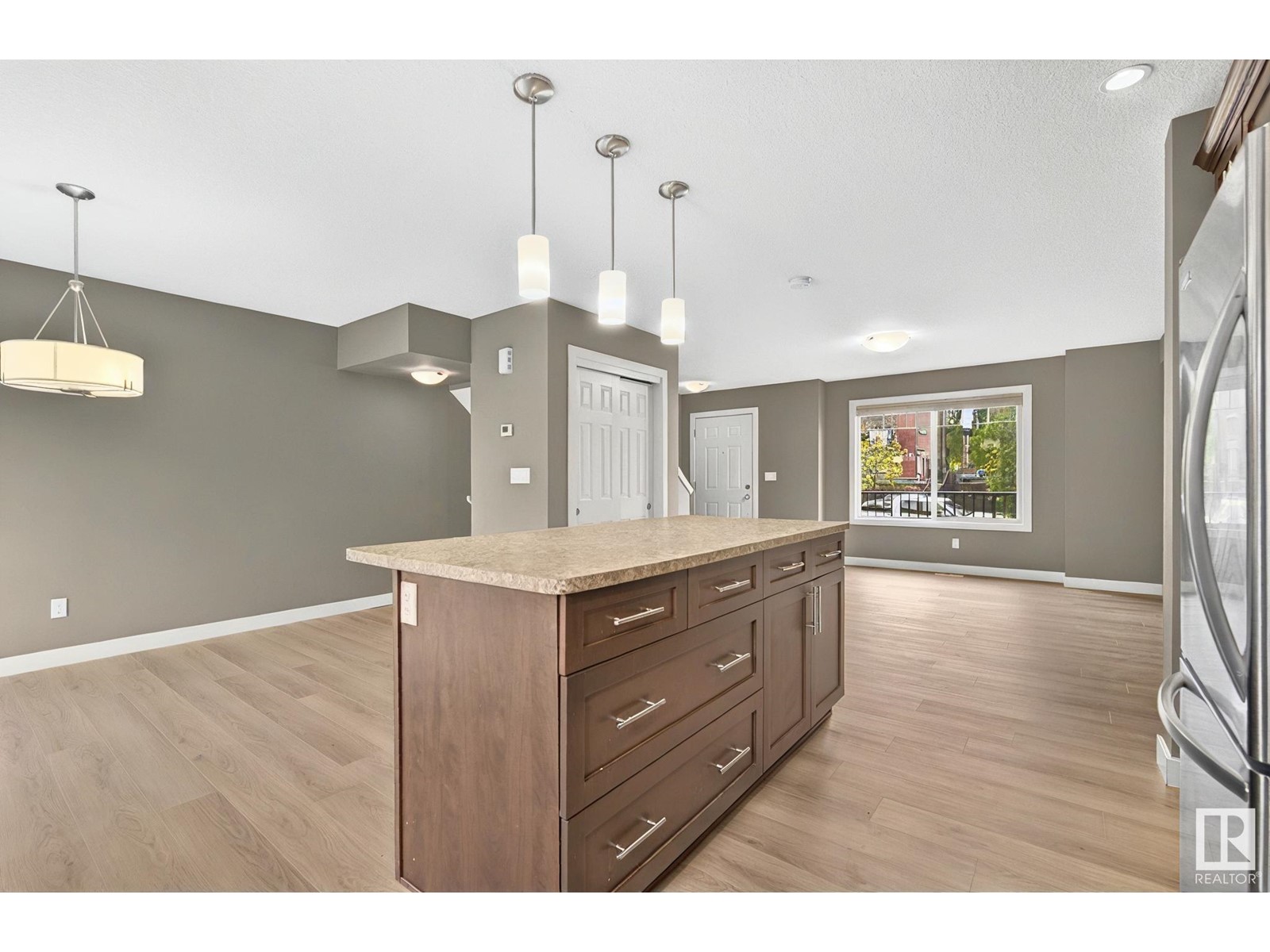 Property at #203 401 PALISADES WY image 5