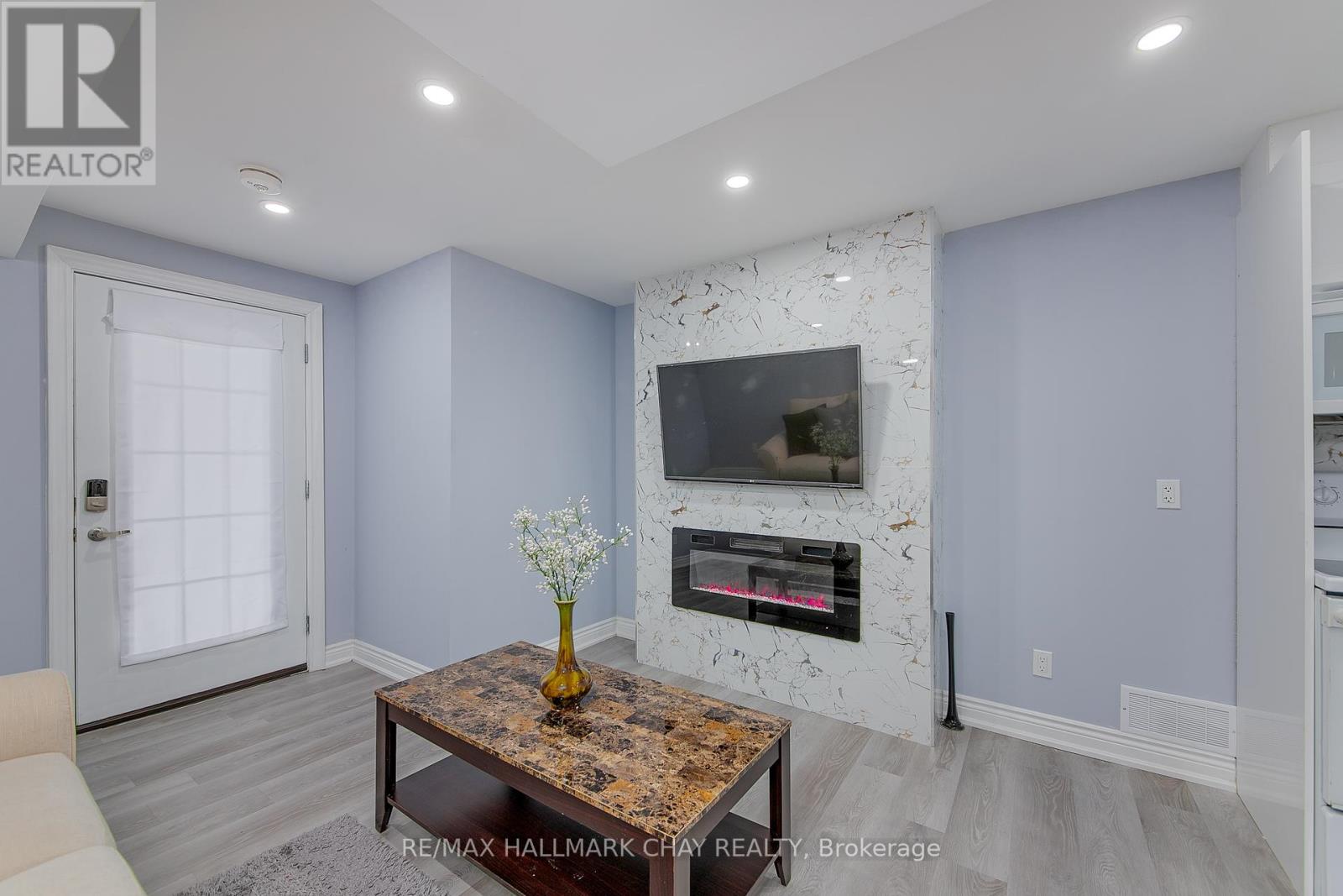 B1 - 896 John Street, Innisfil, Ontario  L0L 1K0 - Photo 6 - N12170129