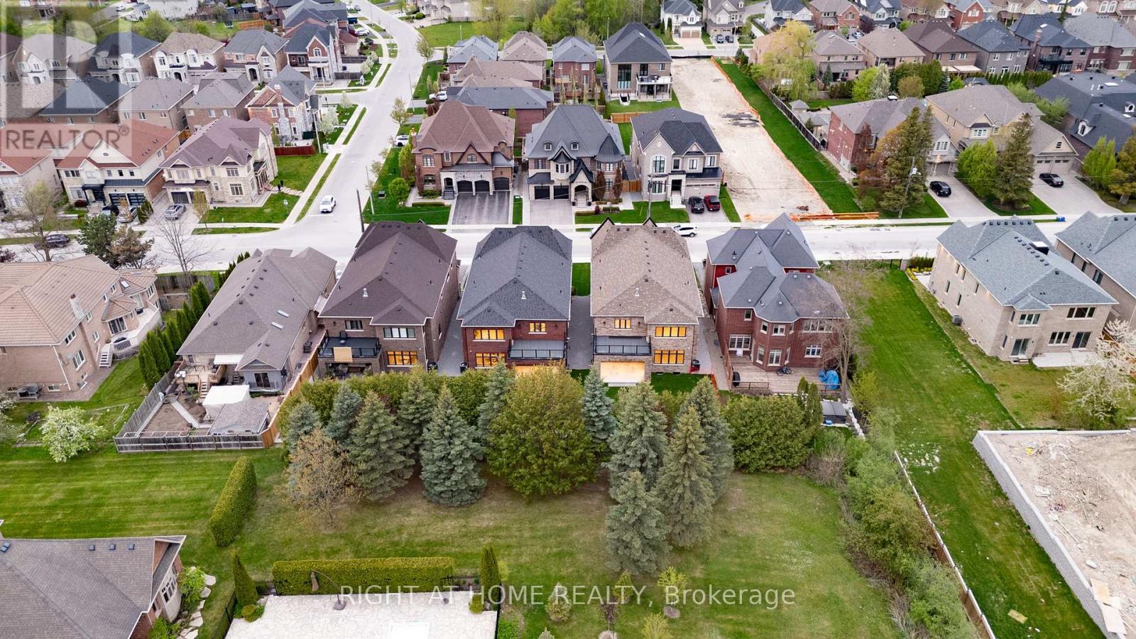 53b Puccini Drive, Richmond Hill, Ontario  L4E 2Y7 - Photo 45 - N12170227