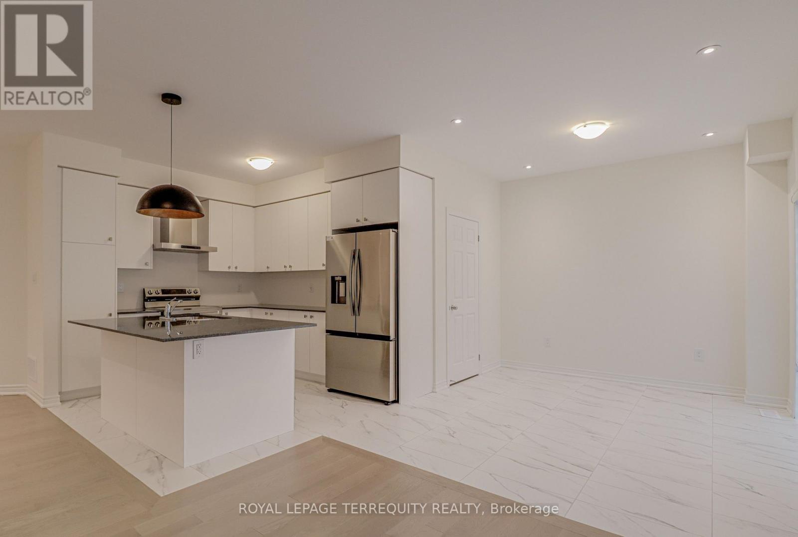 3915 Koenig Road, Burlington, Ontario  L7M 0Z9 - Photo 10 - W12167367