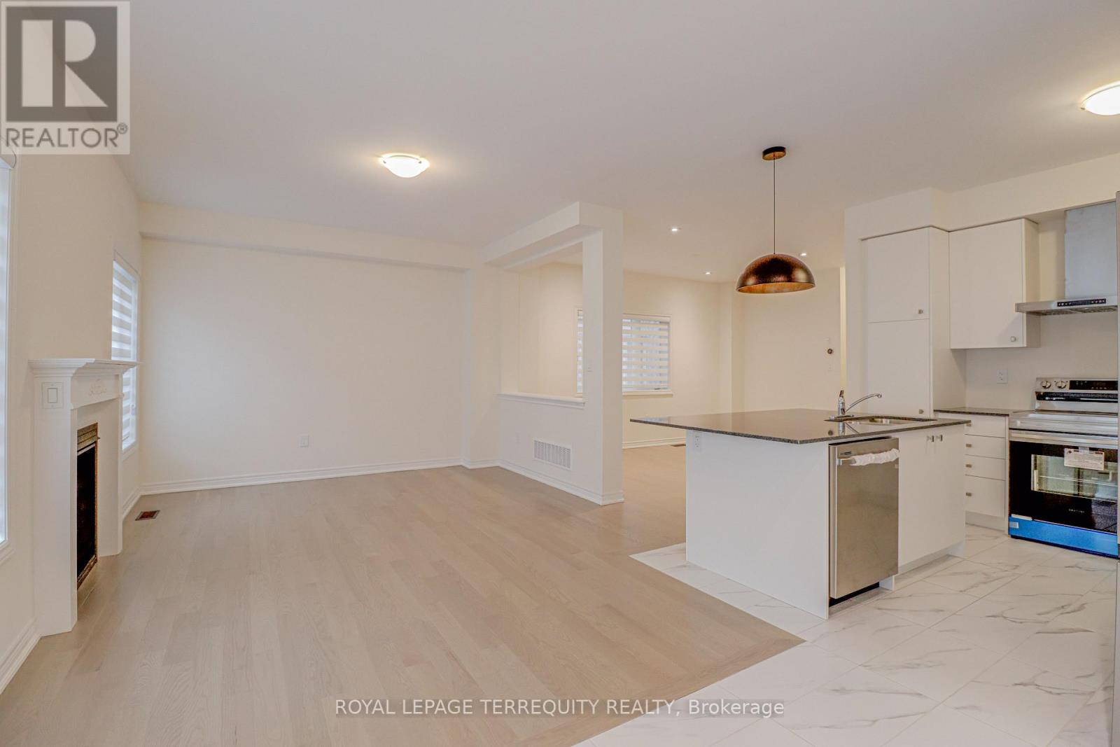 3915 Koenig Road, Burlington, Ontario  L7M 0Z9 - Photo 8 - W12167367
