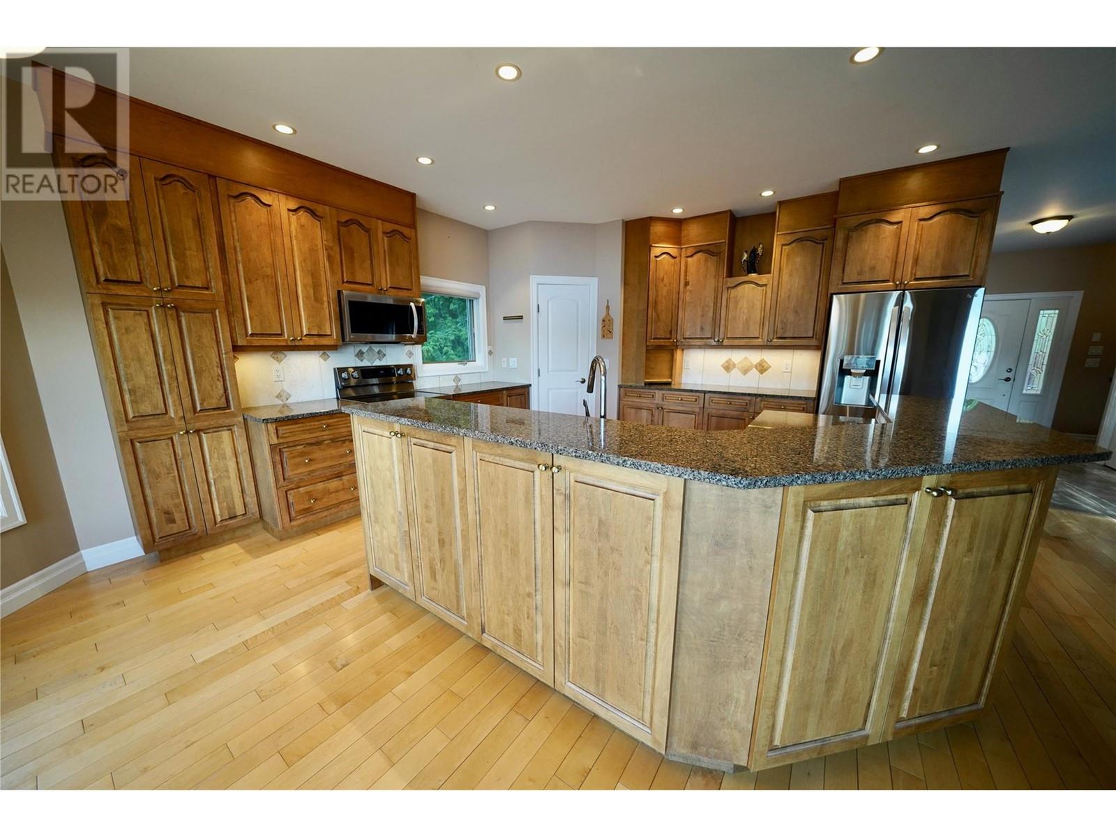 924 Queens Road, Balfour, British Columbia  V0G 1C0 - Photo 17 - 10349082