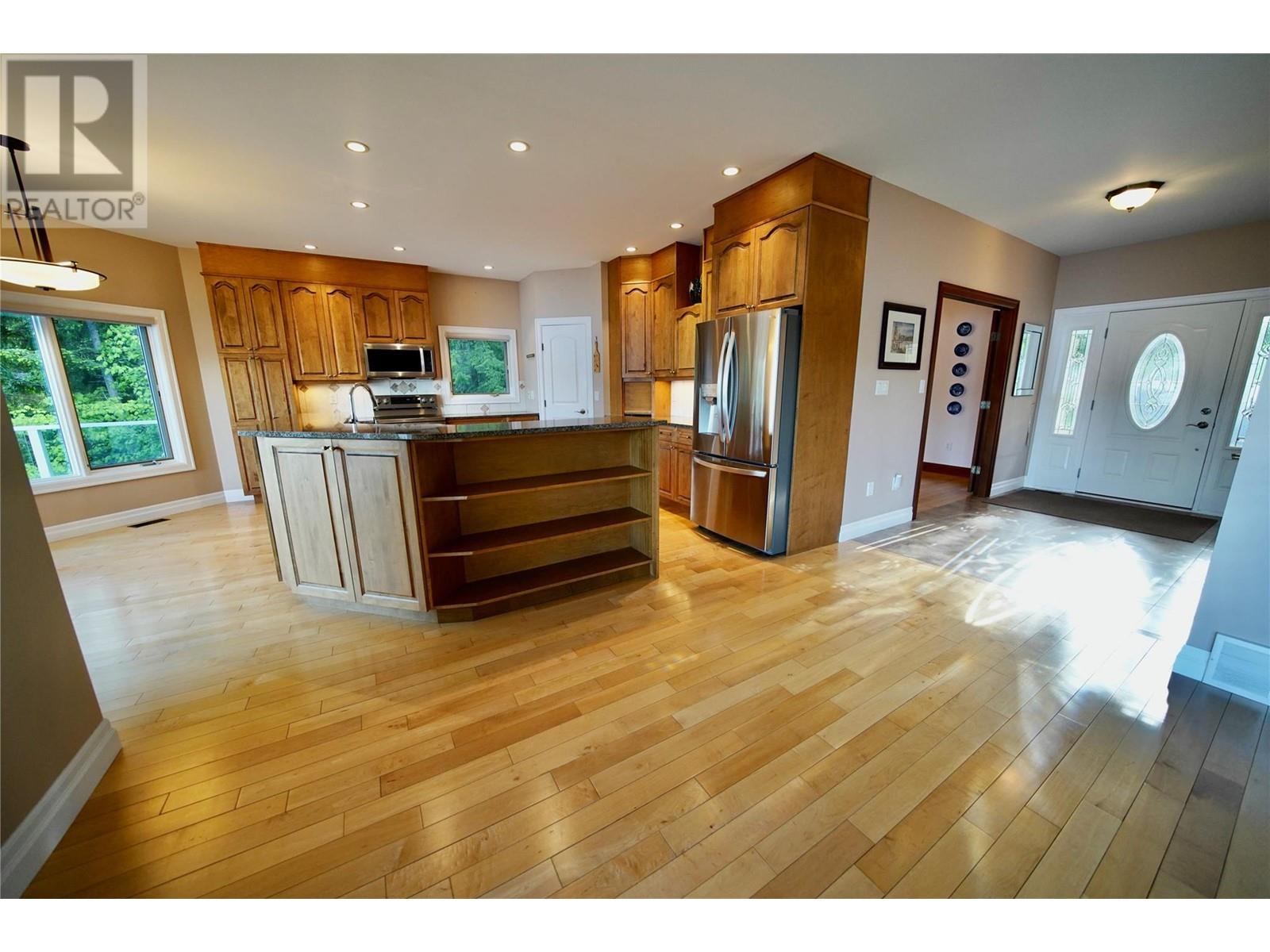 924 Queens Road, Balfour, British Columbia  V0G 1C0 - Photo 37 - 10349082