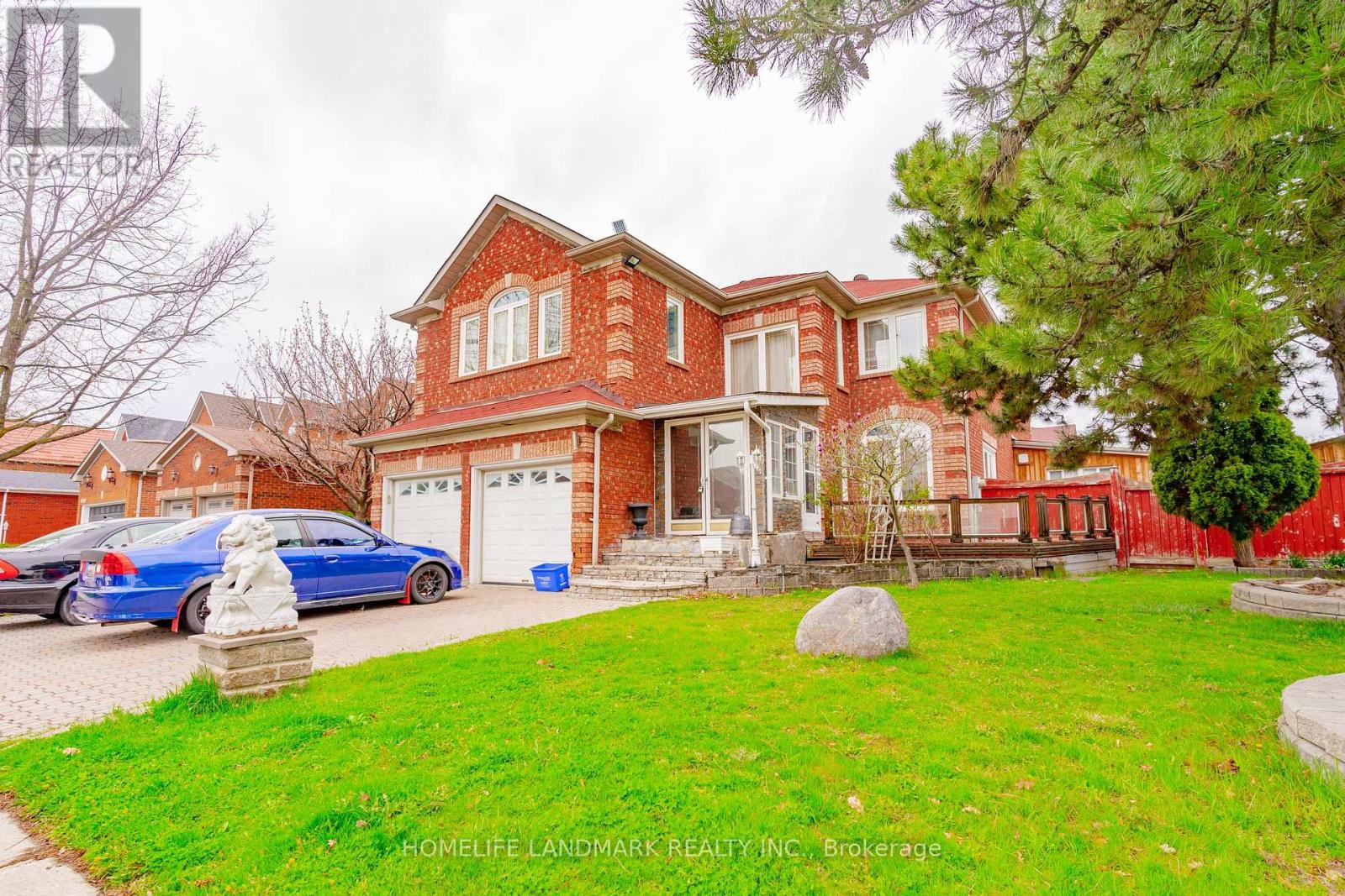 3211 Bloomfield Drive, Mississauga, Ontario  L5N 6V2 - Photo 2 - W12170051
