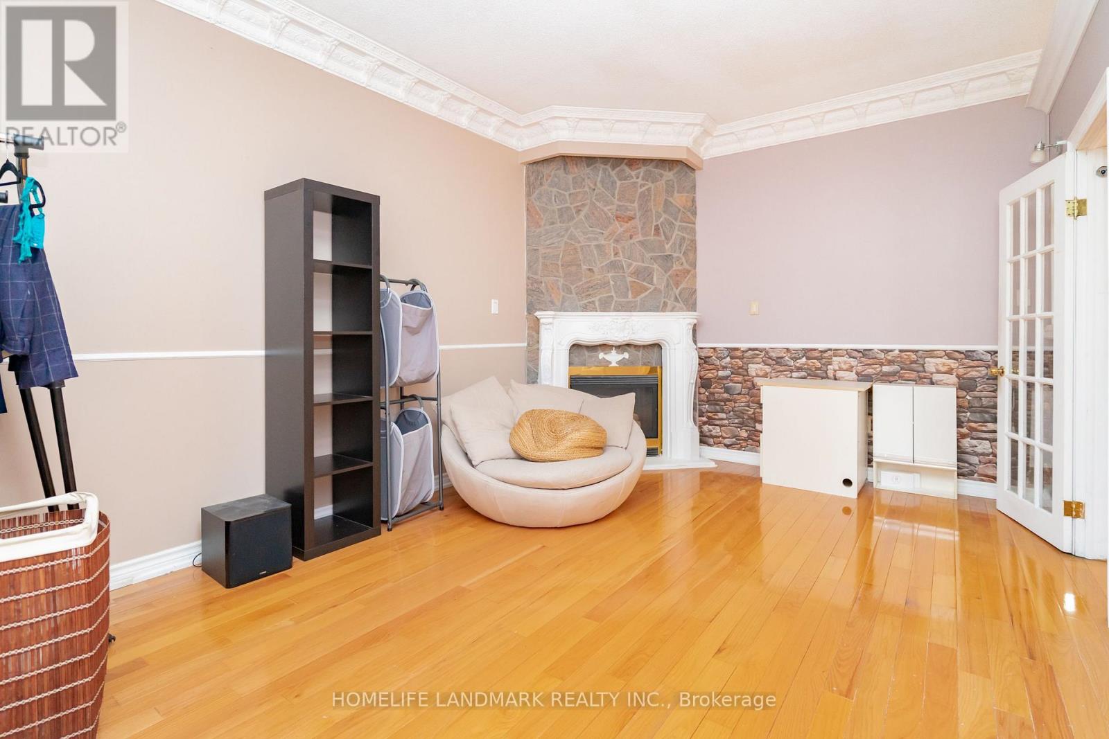3211 Bloomfield Drive, Mississauga, Ontario  L5N 6V2 - Photo 21 - W12170051