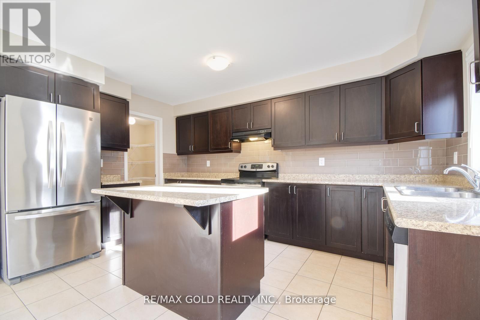 28 Affleck Road, Brampton, Ontario  L7A 3Z2 - Photo 11 - W12170058