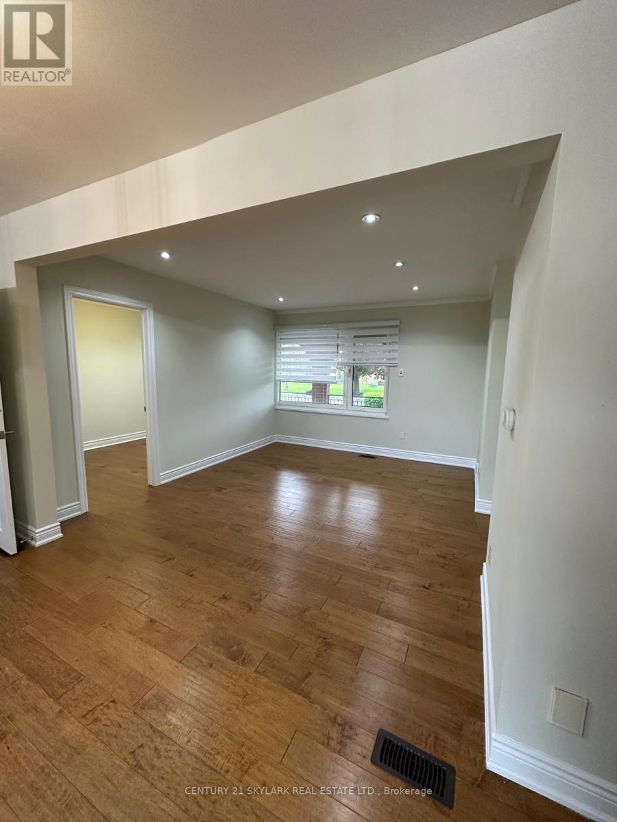3331 Etude Drive, Mississauga, Ontario  L4T 1T4 - Photo 14 - W12170102