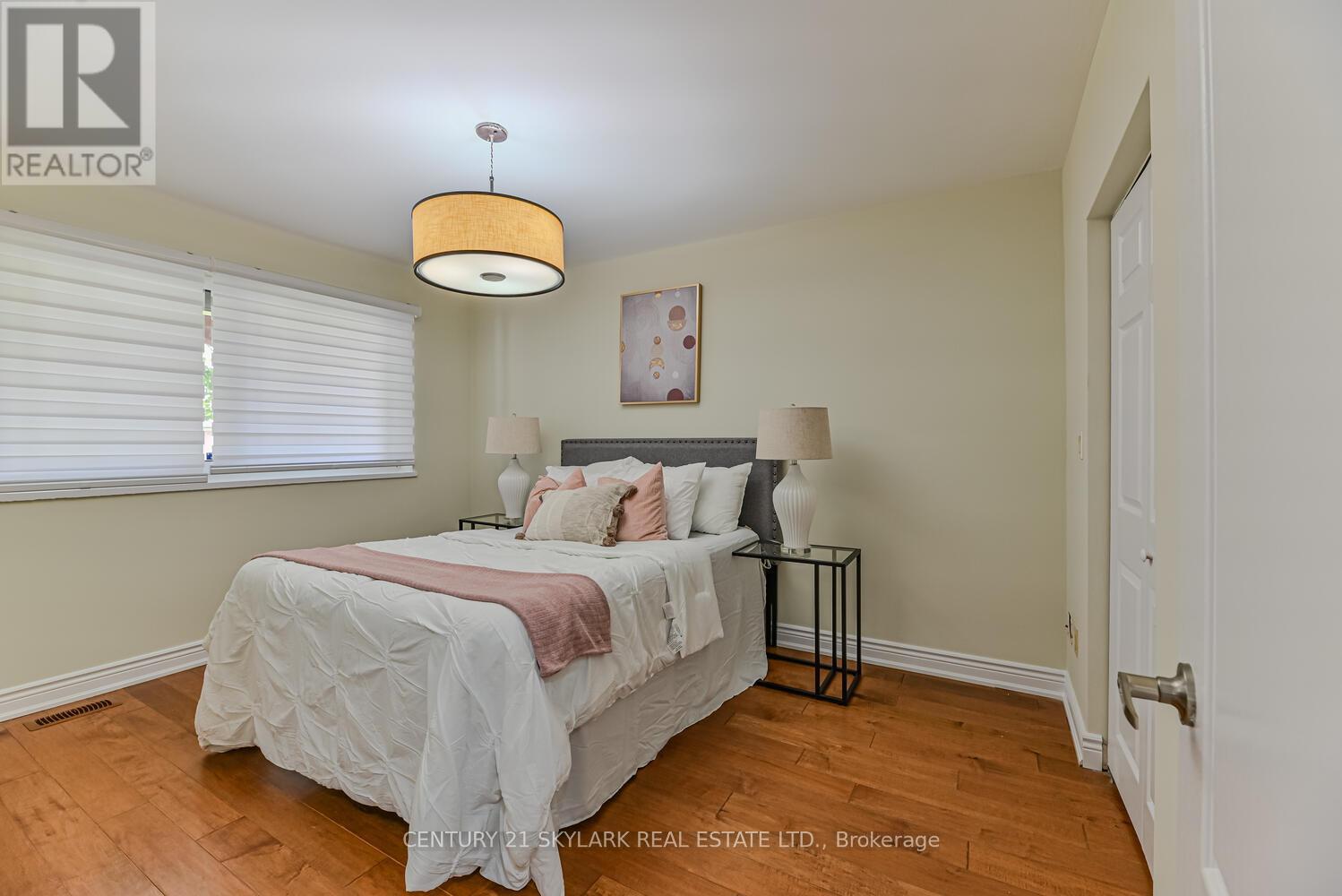 3331 Etude Drive, Mississauga, Ontario  L4T 1T4 - Photo 23 - W12170102