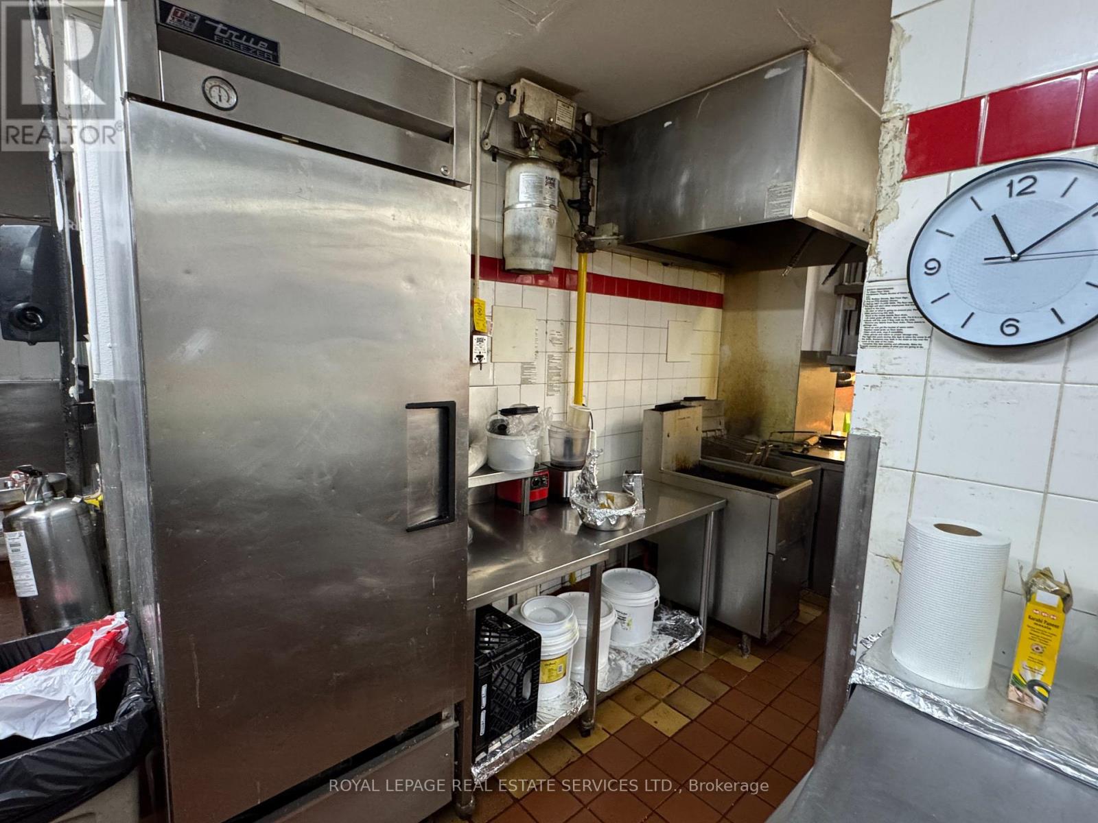 6430 Erin Mills Parkway, Mississauga, Ontario  L5N 3P3 - Photo 9 - W12170128