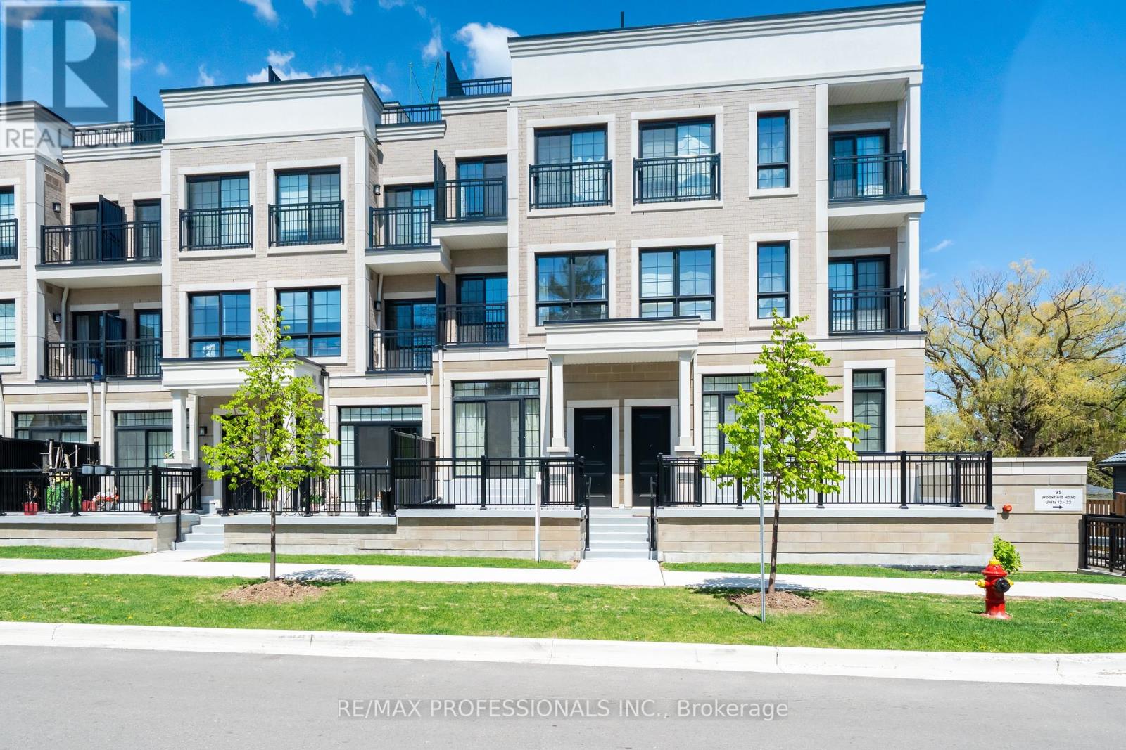 Th2 - 95 Brookfield Road, Oakville, Ontario  L6K 2Y8 - Photo 2 - W12170185