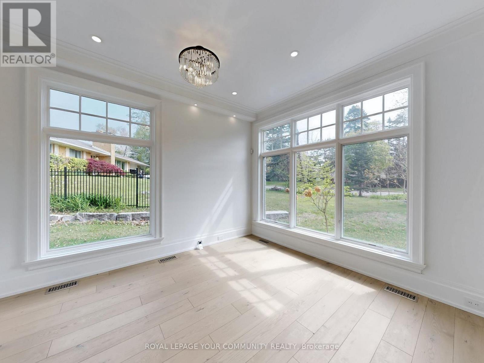 1257 Lakeshore Road W, Oakville, Ontario  L6L 1E7 - Photo 13 - W12170220