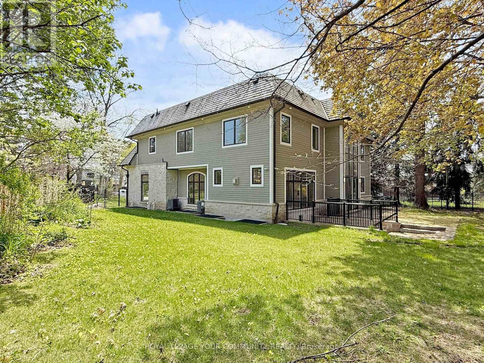 1257 Lakeshore Road W, Oakville, Ontario  L6L 1E7 - Photo 35 - W12170220