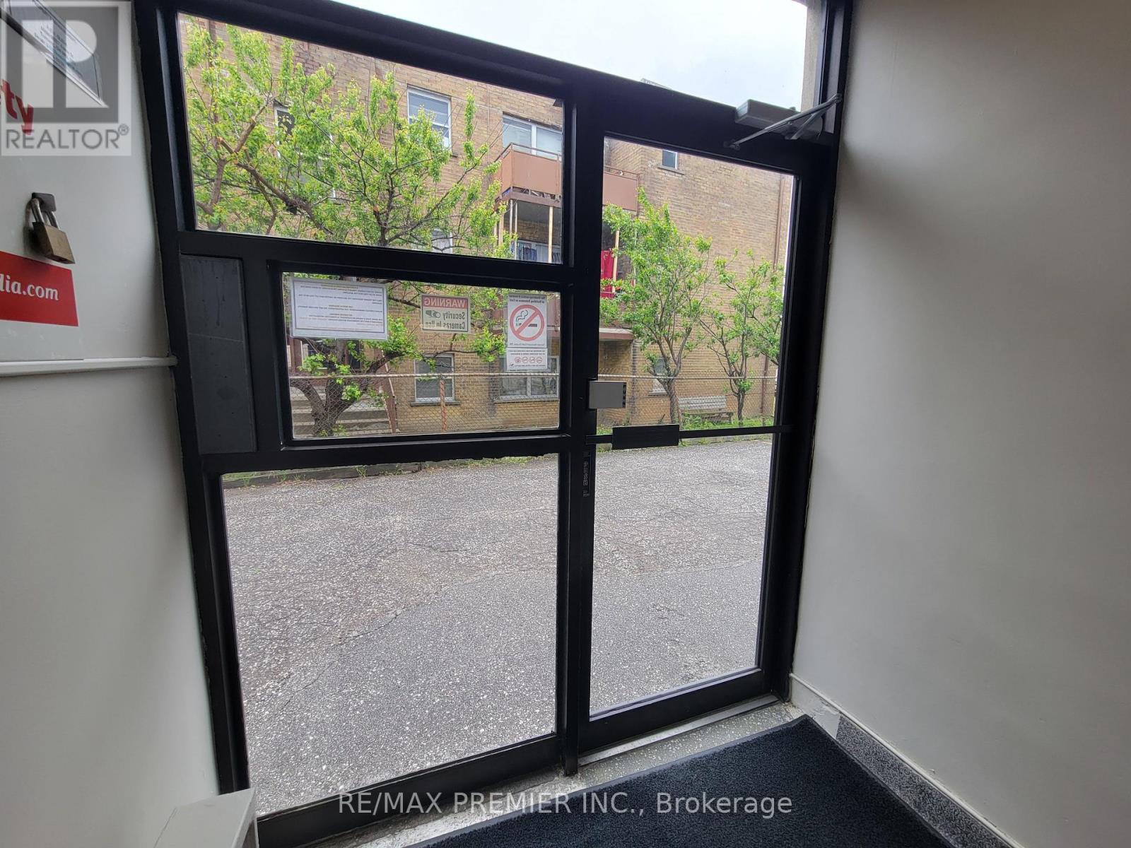 Lower Level #1 - 2637 Keele Street, Toronto, Ontario  M6L 2P2 - Photo 2 - W12170222