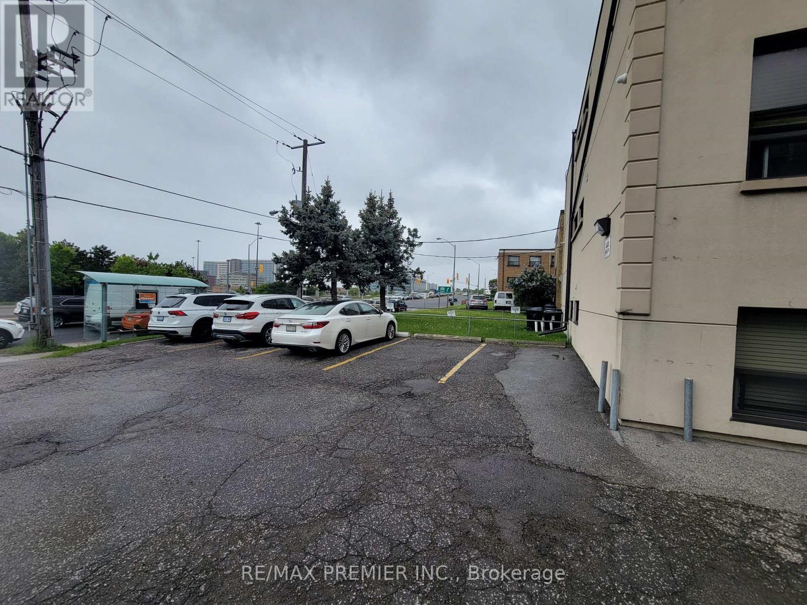 Lower Level #1 - 2637 Keele Street, Toronto, Ontario  M6L 2P2 - Photo 24 - W12170222