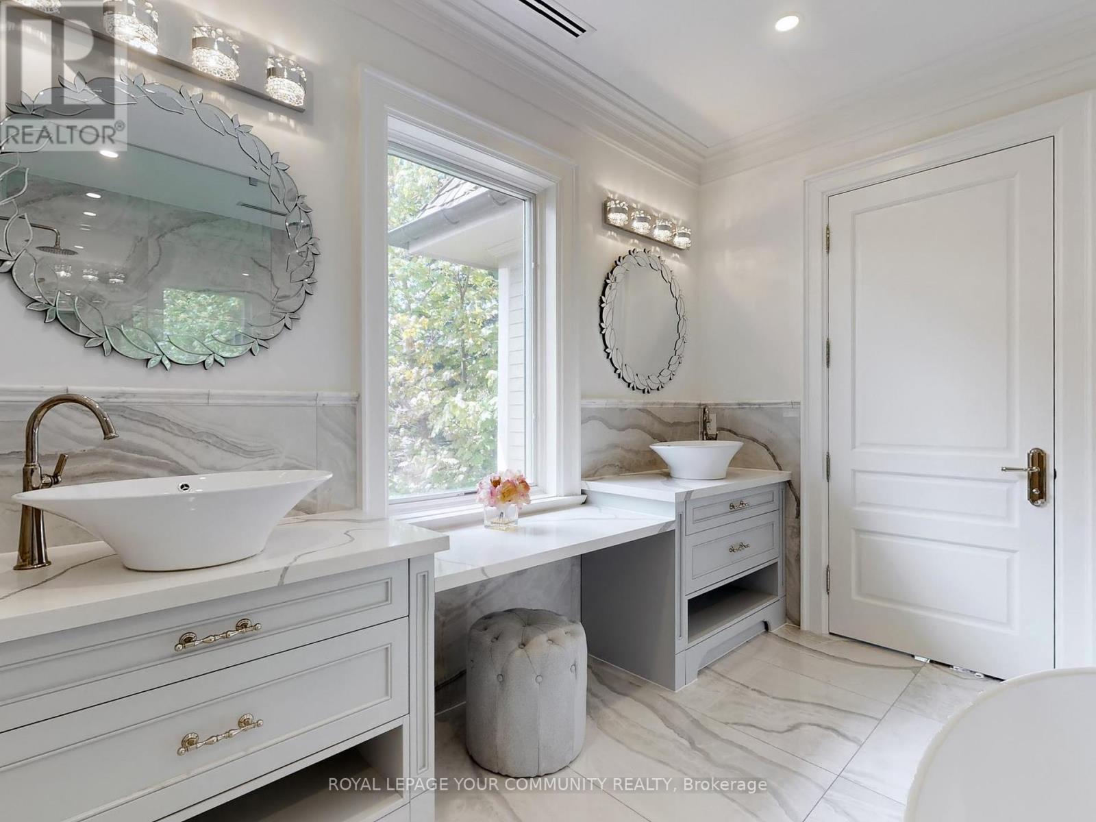 1257 Lakeshore Road W, Oakville, Ontario  L6L 1E7 - Photo 24 - W12170223