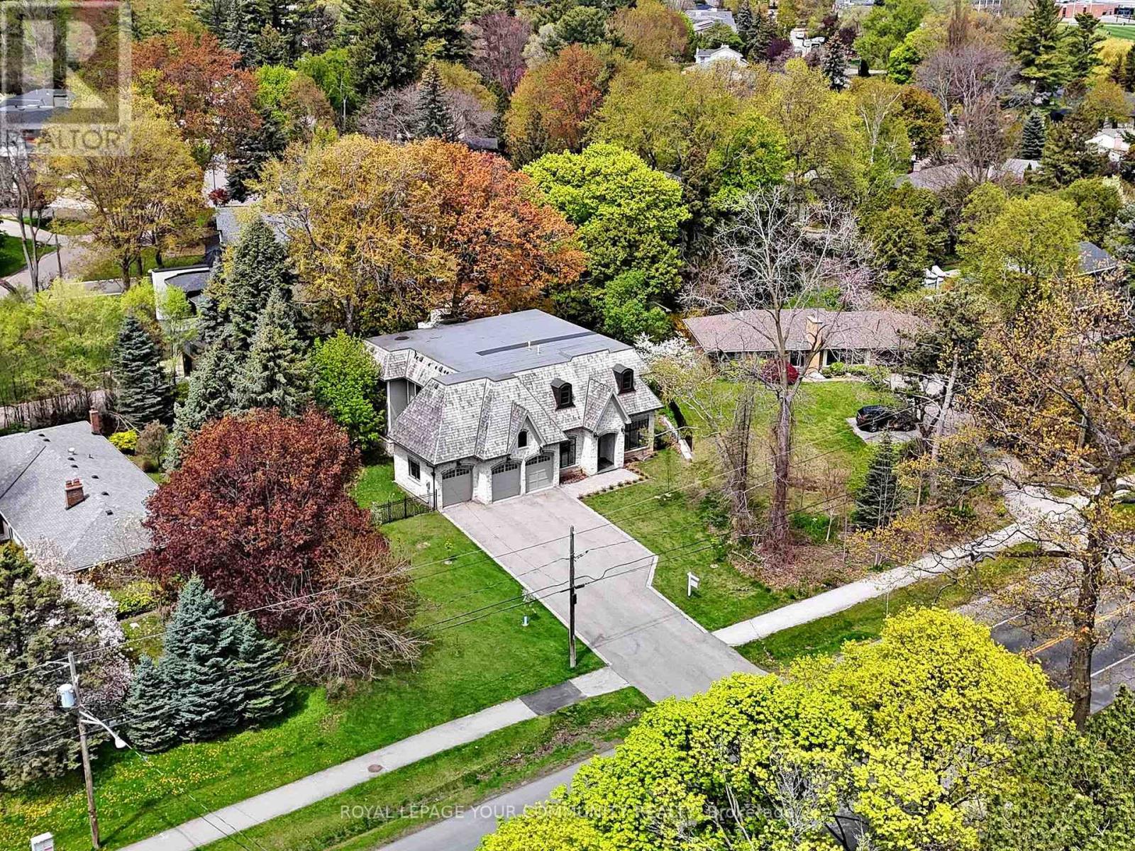 1257 Lakeshore Road W, Oakville, Ontario  L6L 1E7 - Photo 37 - W12170223