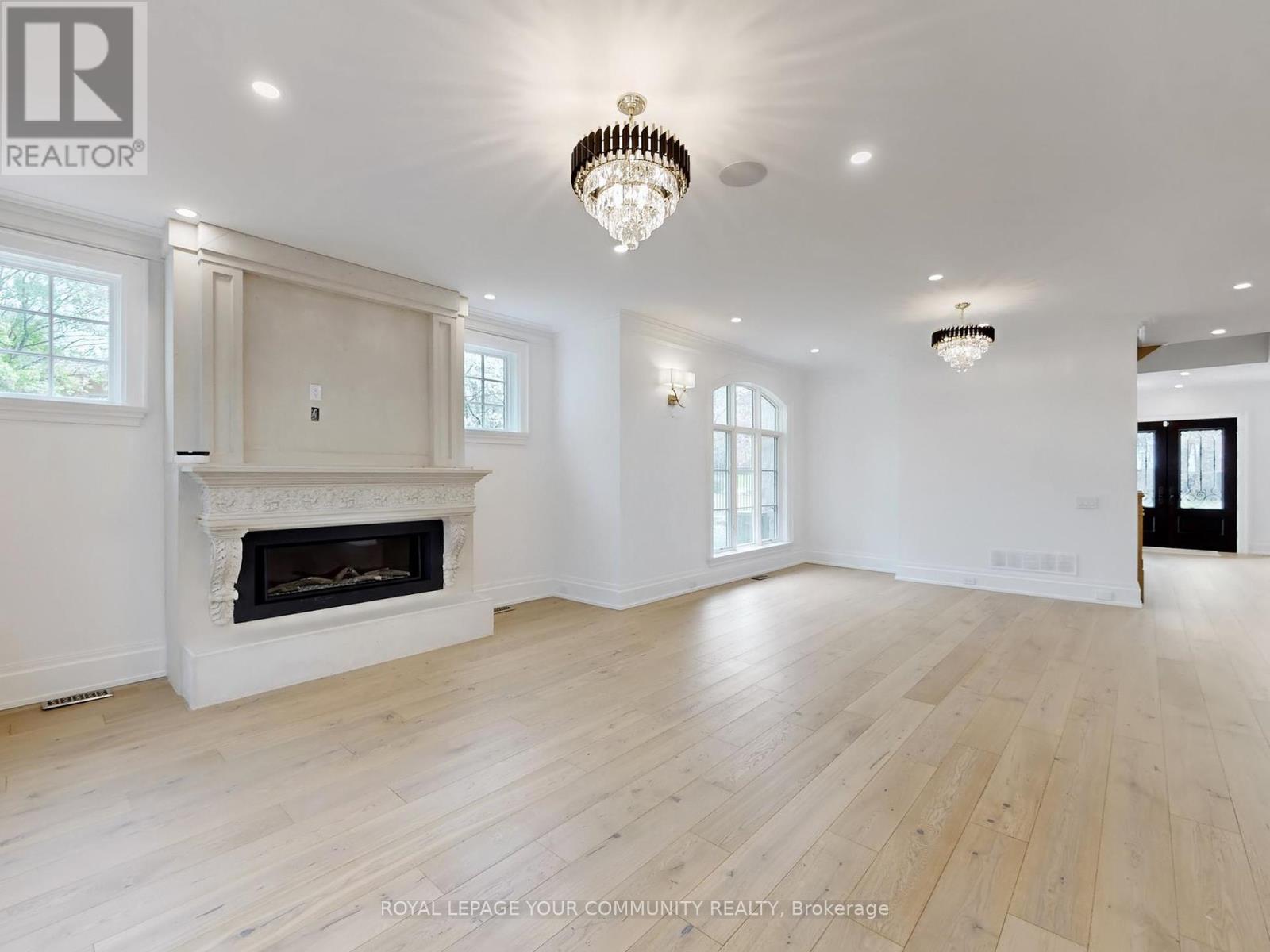 1257 Lakeshore Road W, Oakville, Ontario  L6L 1E7 - Photo 6 - W12170223