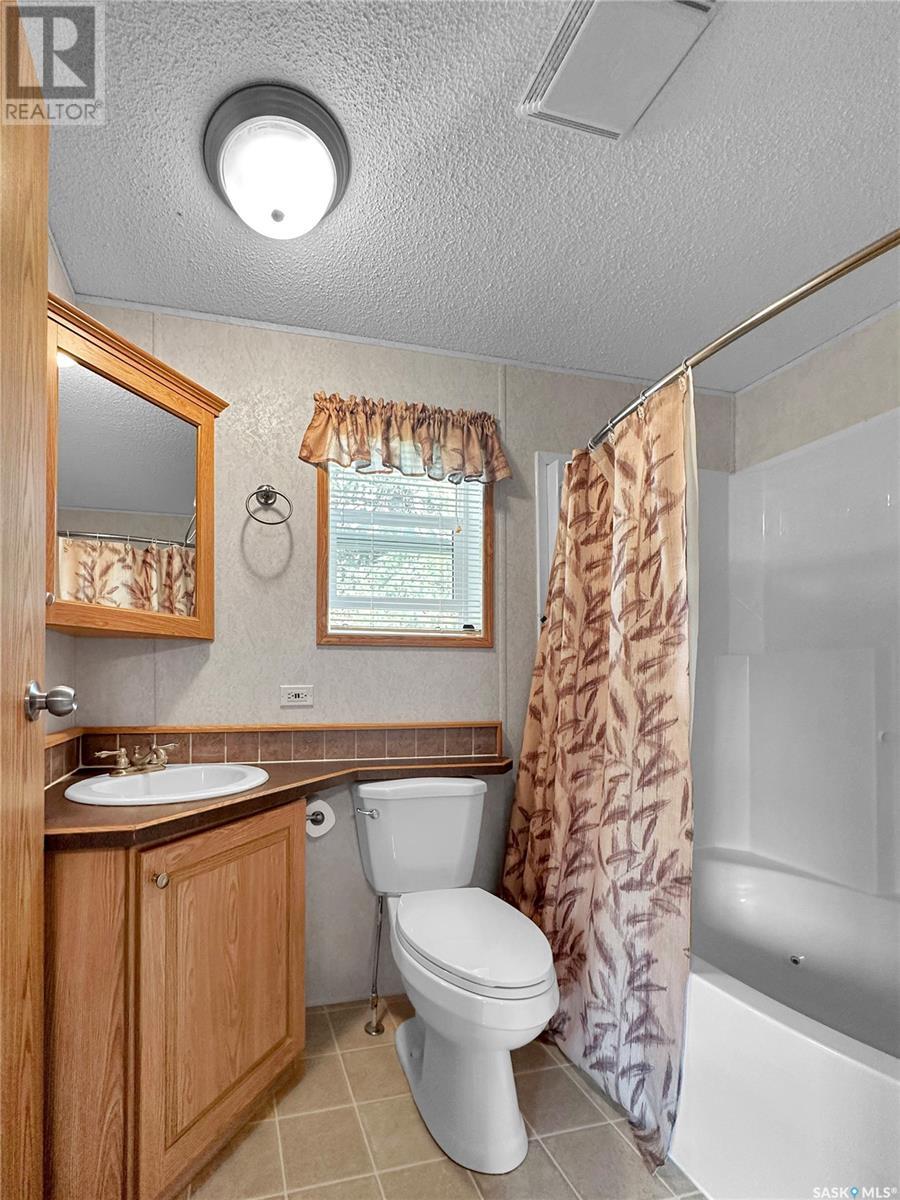 800 3rd Avenue, Spy Hill, Saskatchewan  S0A 3W0 - Photo 21 - SK983524