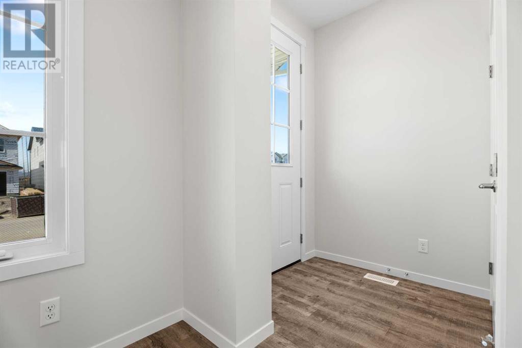 16 Wedderburn Gate, Okotoks, Alberta  T1S 5X2 - Photo 3 - A2215964
