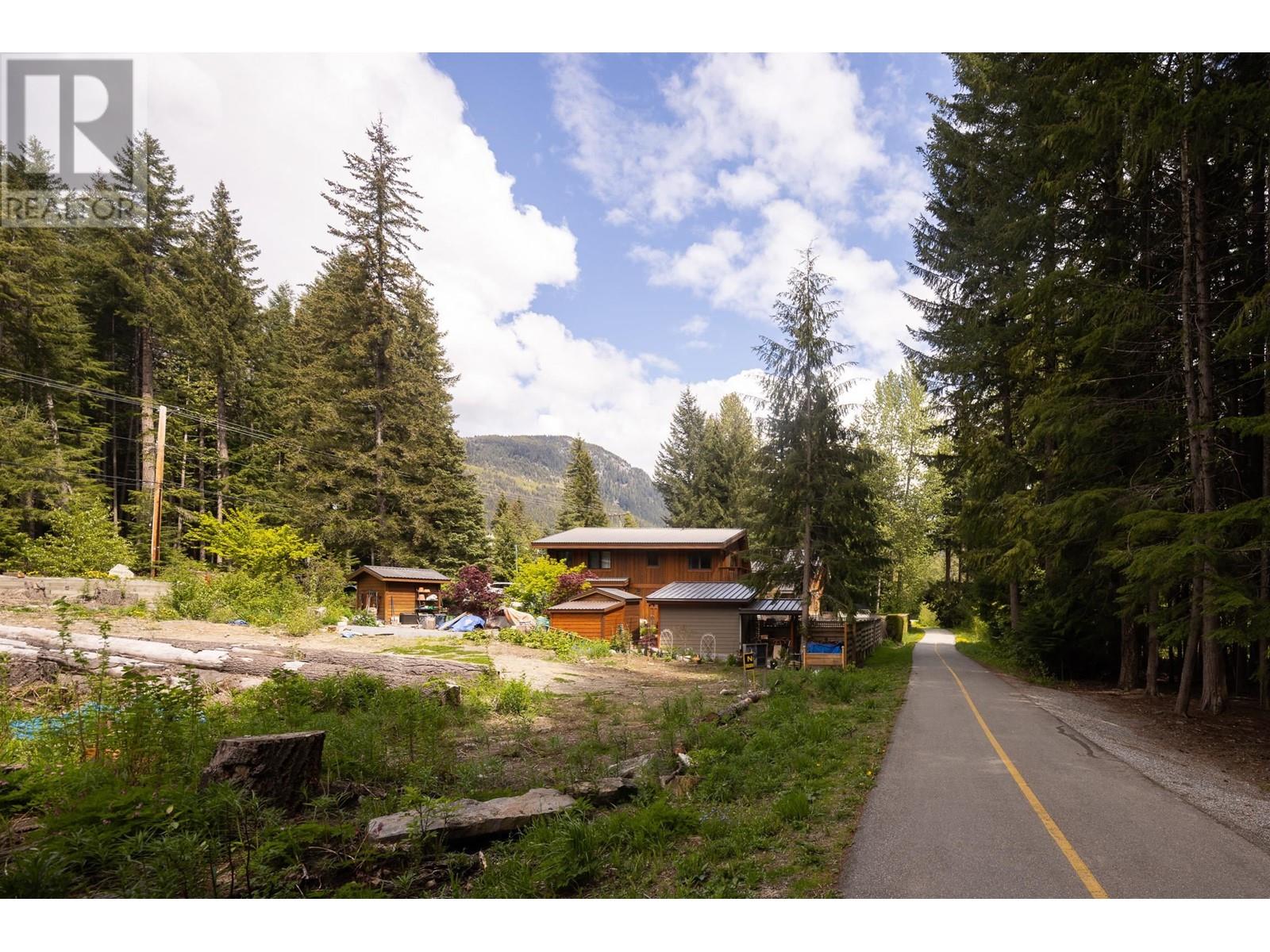 8354 Rainbow Drive, Whistler, British Columbia  V8E 0G1 - Photo 6 - R3006512