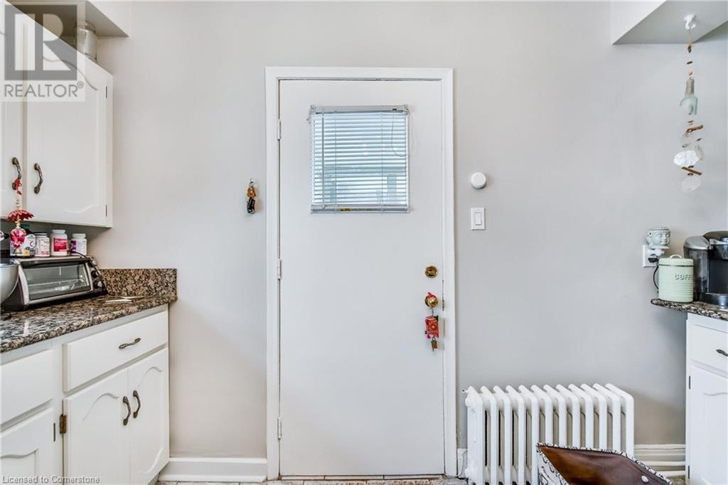 393 King Street W, Hamilton, Ontario  L8P 1B5 - Photo 11 - 40732399