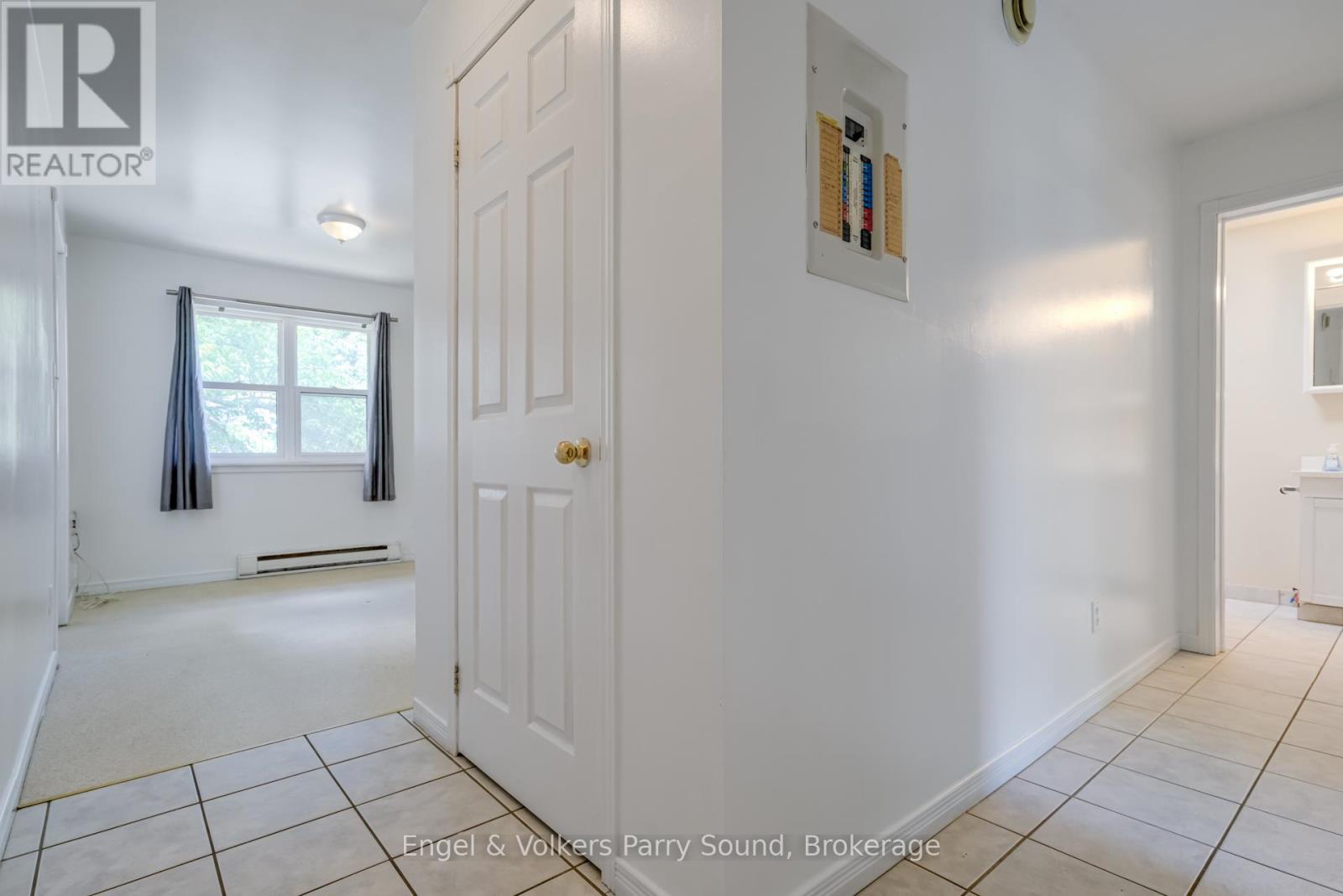 128 Isabella Street, Parry Sound, Ontario  P2A 1N1 - Photo 5 - X12170269