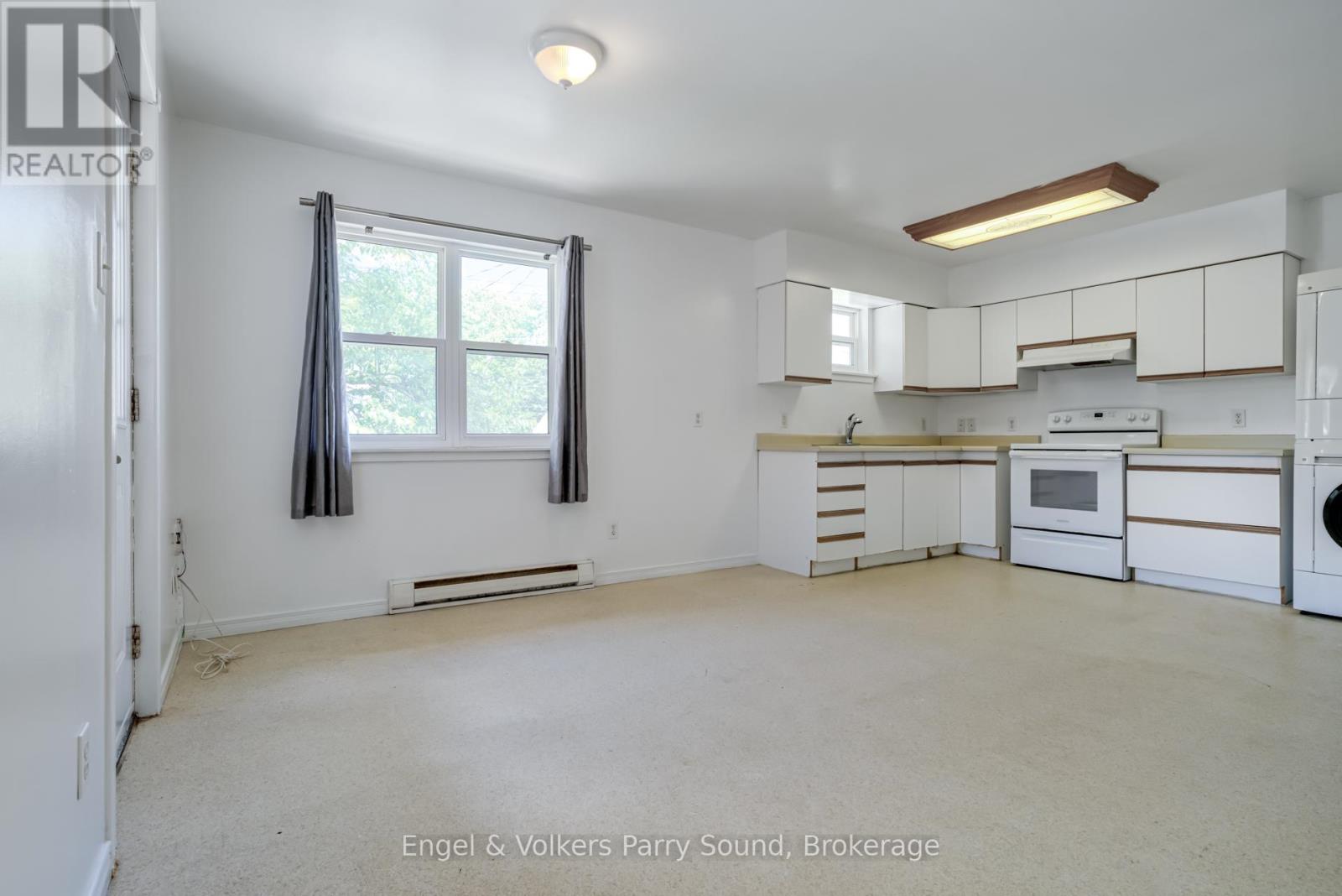 128 Isabella Street, Parry Sound, Ontario  P2A 1N1 - Photo 6 - X12170269