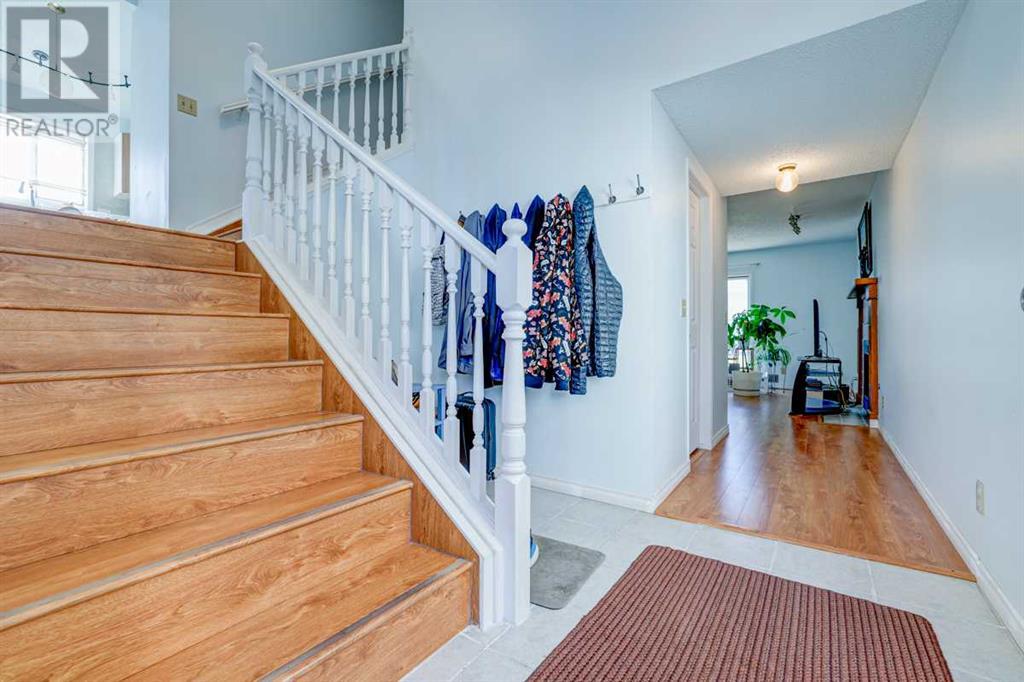 Property at 228 Sanderling Place NW image 5