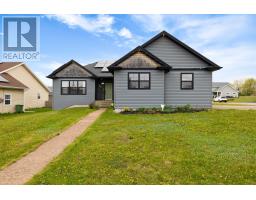 90 Essex, Charlottetown, Ca