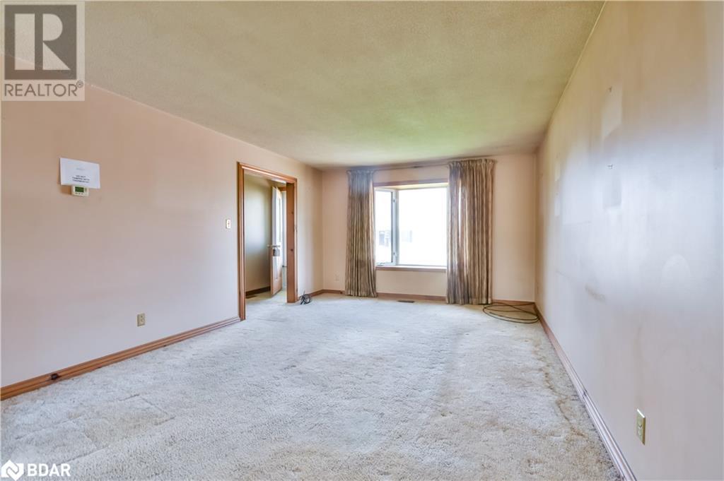 Property at 20 MASON Road image 3
