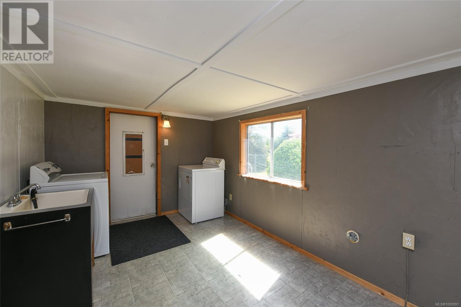 7439 Yake Rd, Fanny Bay, British Columbia  V0R 1W0 - Photo 19 - 1000991