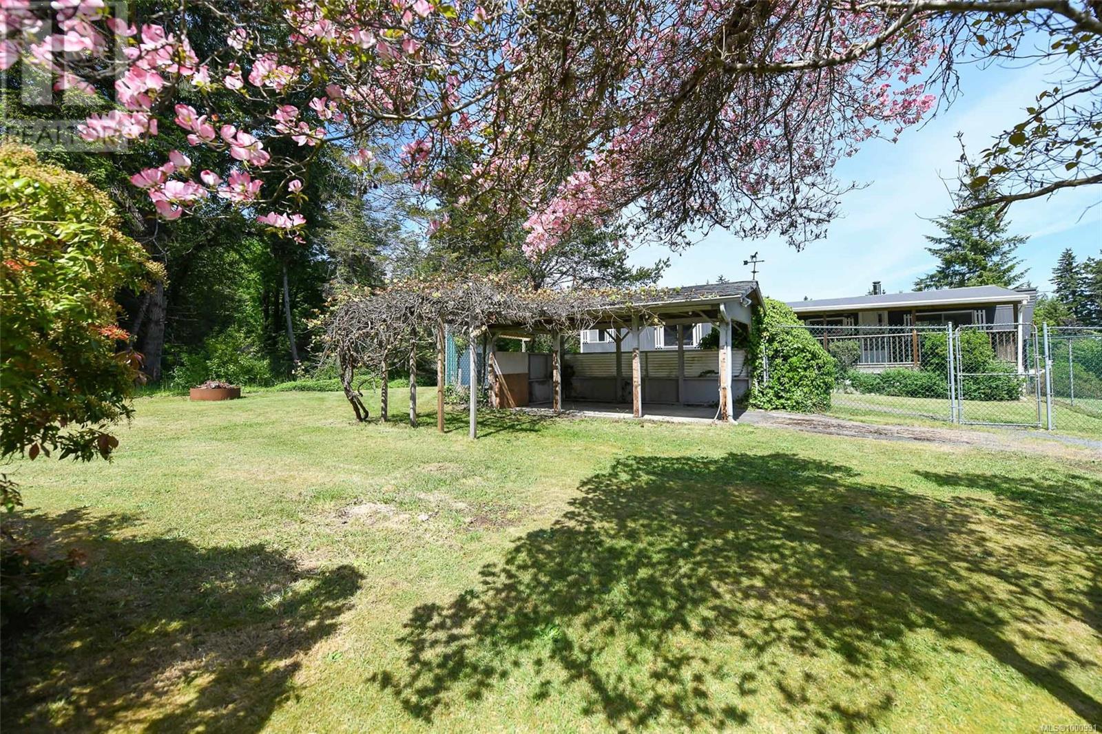 7439 Yake Rd, Fanny Bay, British Columbia  V0R 1W0 - Photo 2 - 1000991
