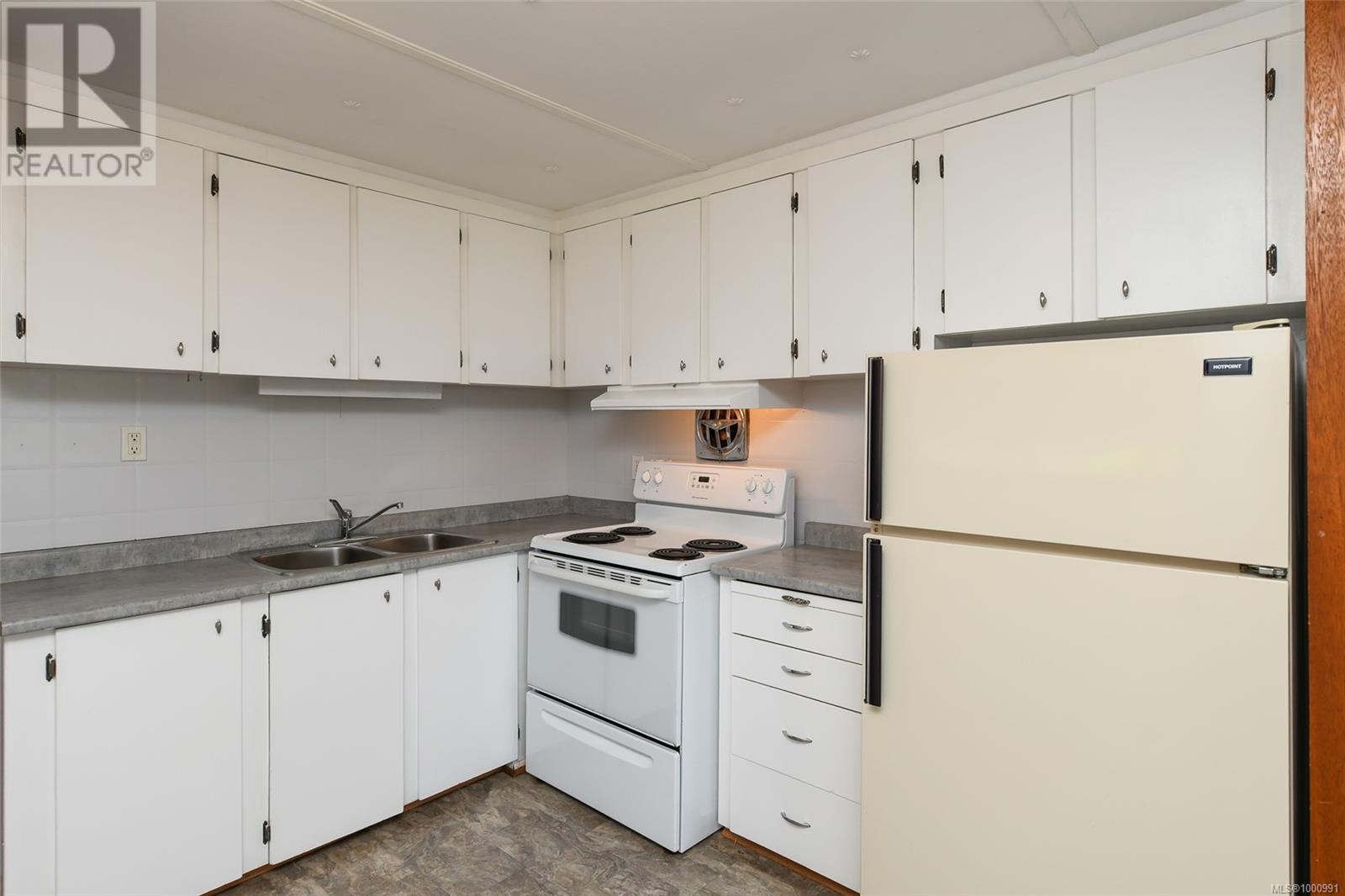 7439 Yake Rd, Fanny Bay, British Columbia  V0R 1W0 - Photo 8 - 1000991