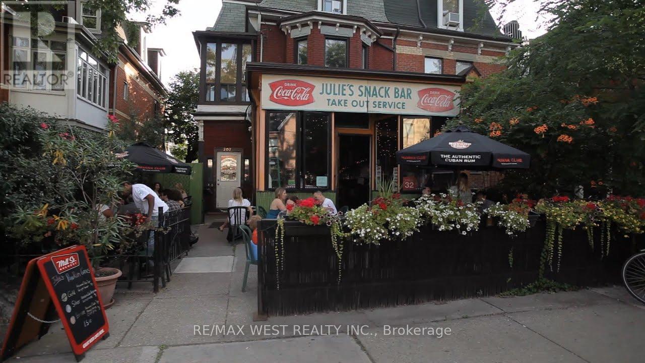 53 Wyndham Street, Toronto, Ontario  M6K 2R9 - Photo 47 - C12170279