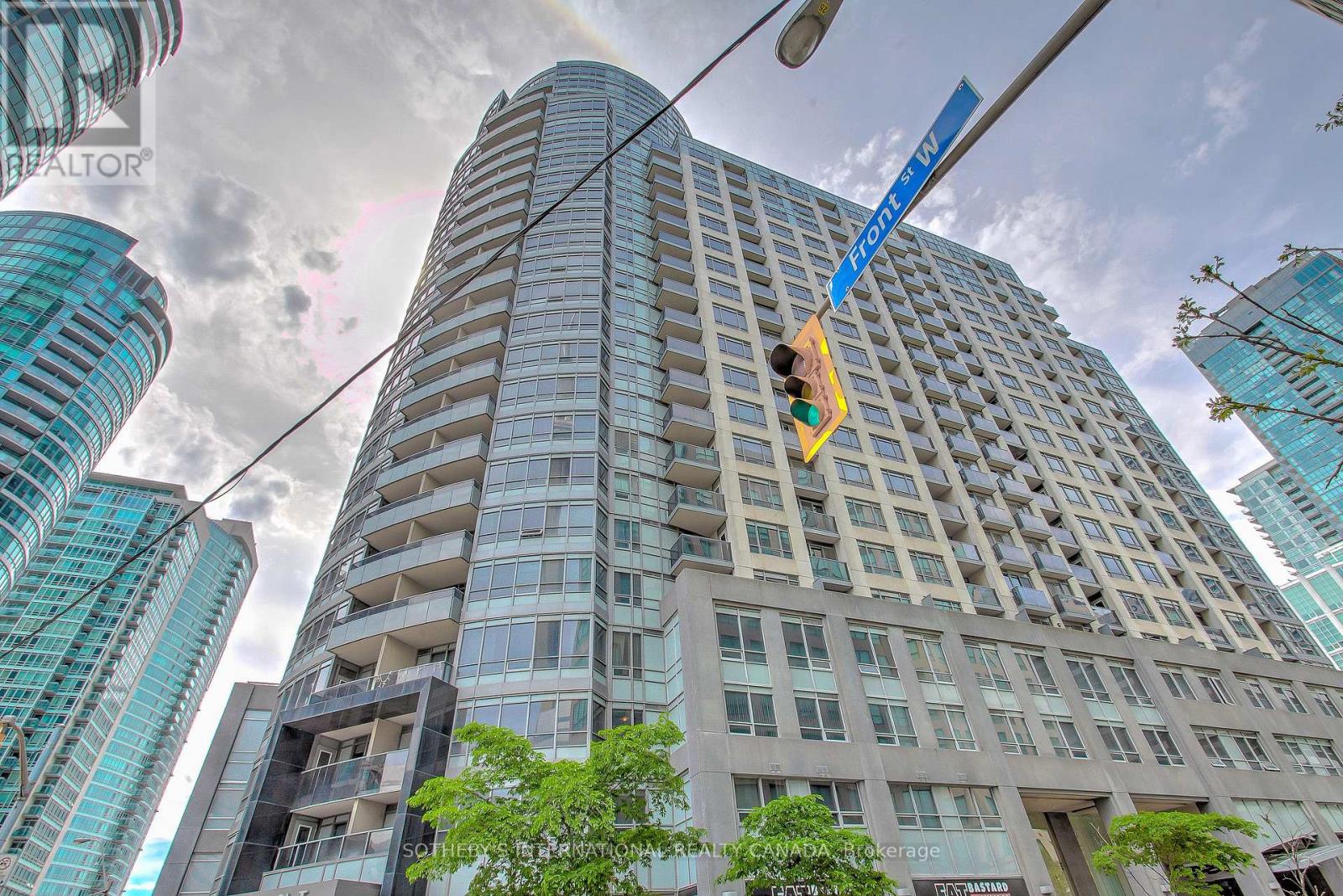 2101 - 20 Blue Jays Way, Toronto, Ontario  M5V 3W6 - Photo 2 - C12170282