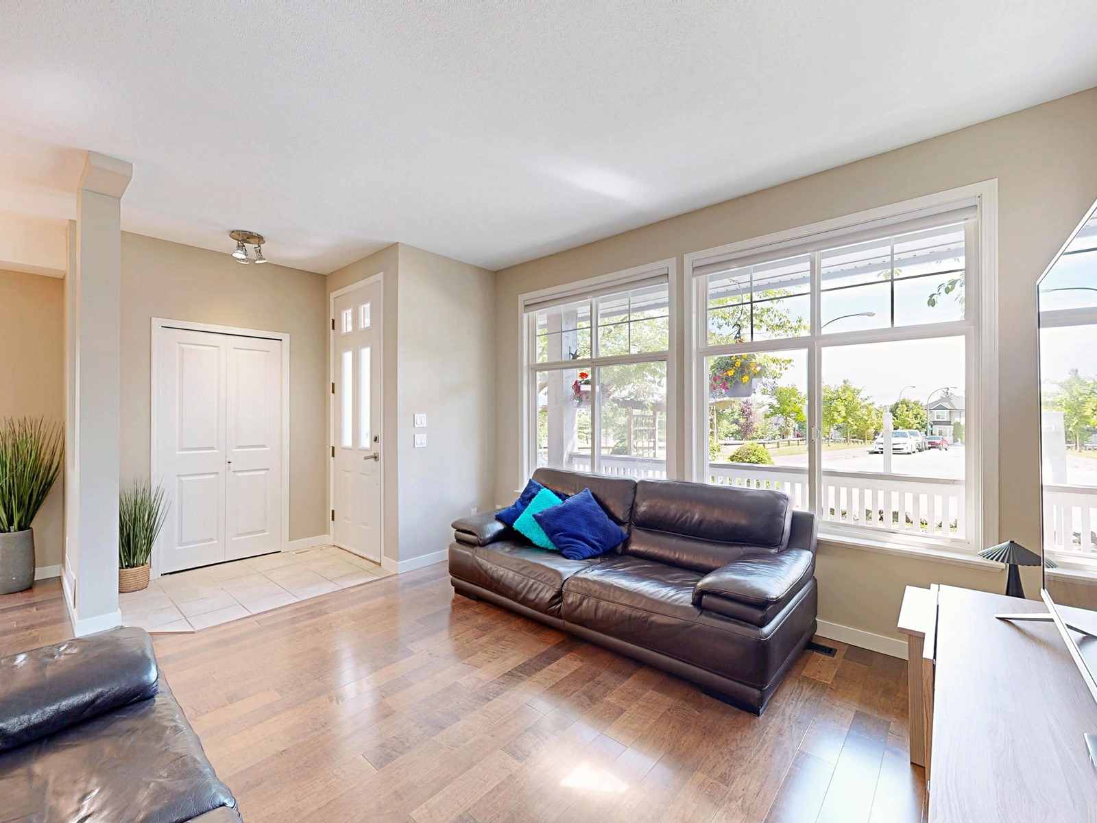 Property at 14883 57A AVENUE image 3