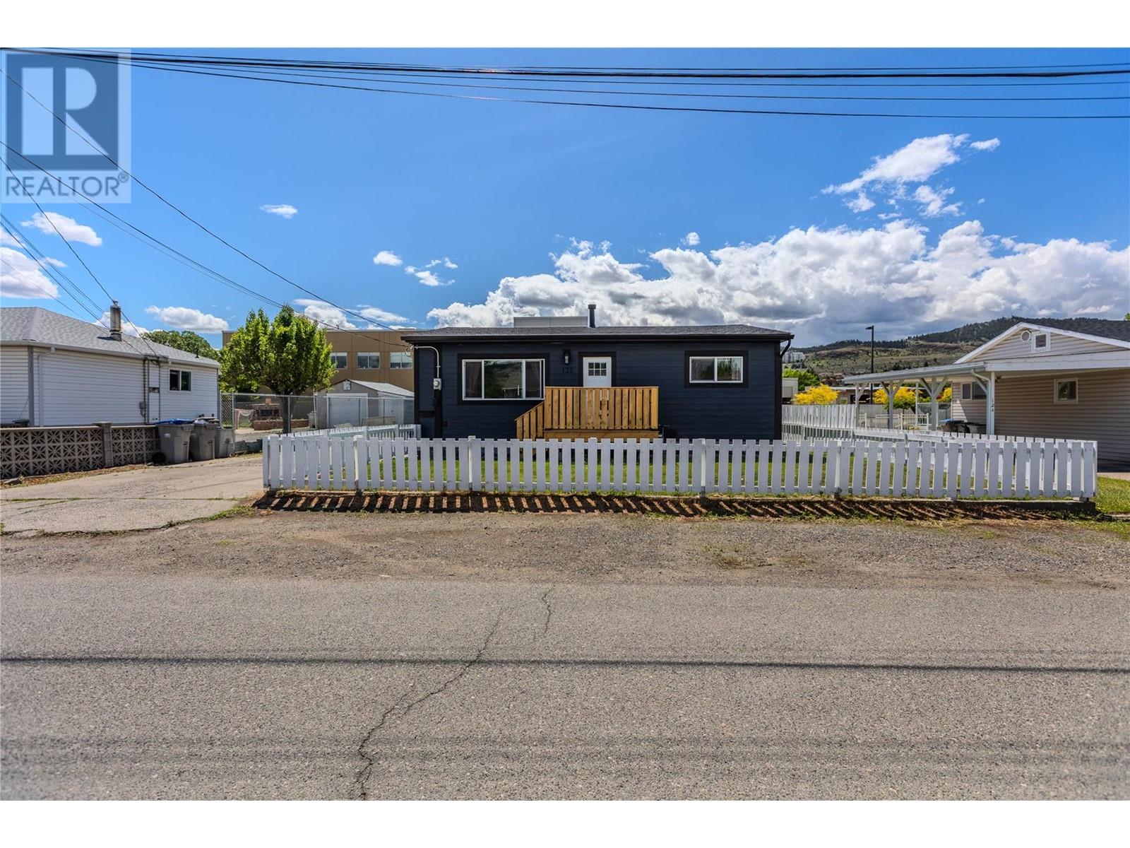 Property at 132 Redwood Crescent image 2