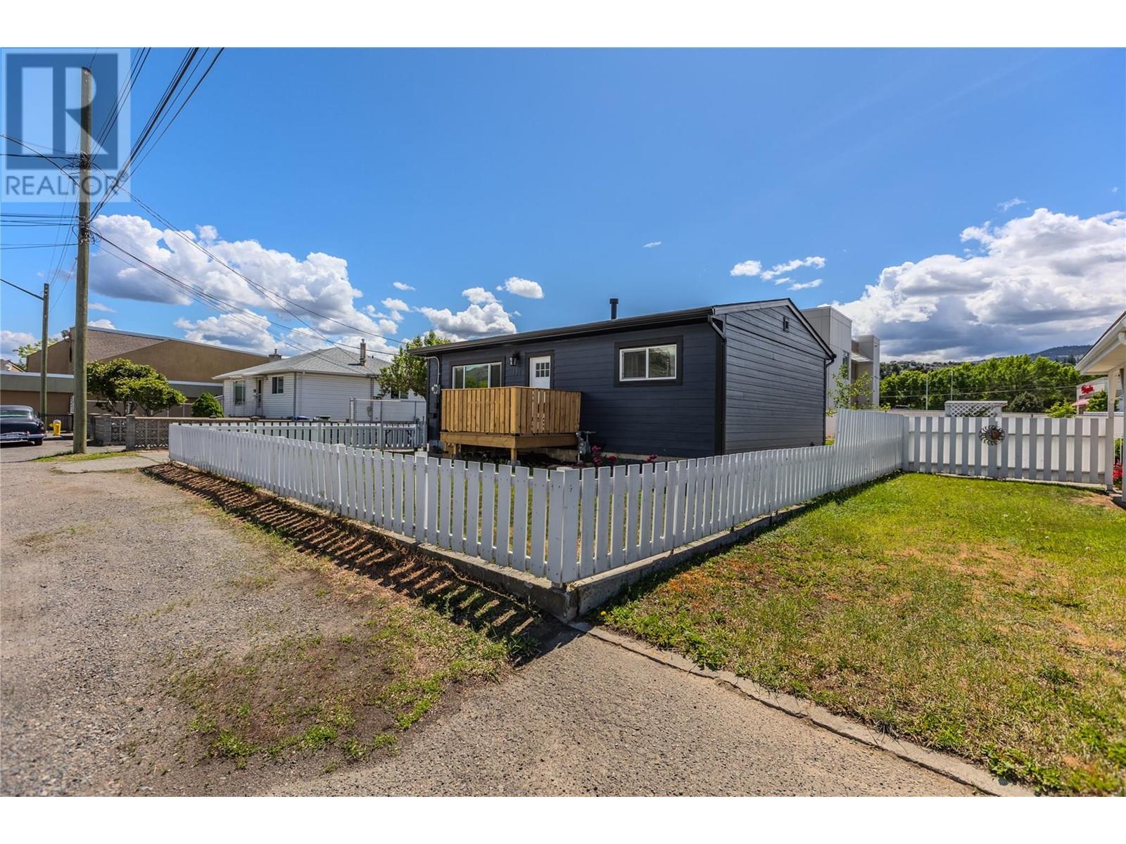 Property at 132 Redwood Crescent image 4