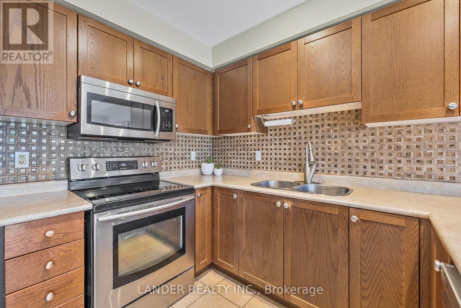 382 Rannie Road, Newmarket, Ontario  L3X 2N3 - Photo 19 - N12170245