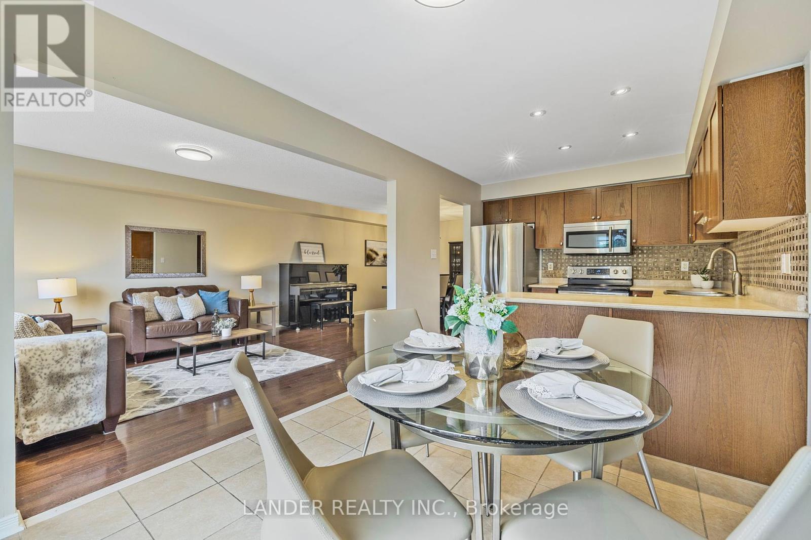 382 Rannie Road, Newmarket, Ontario  L3X 2N3 - Photo 24 - N12170245