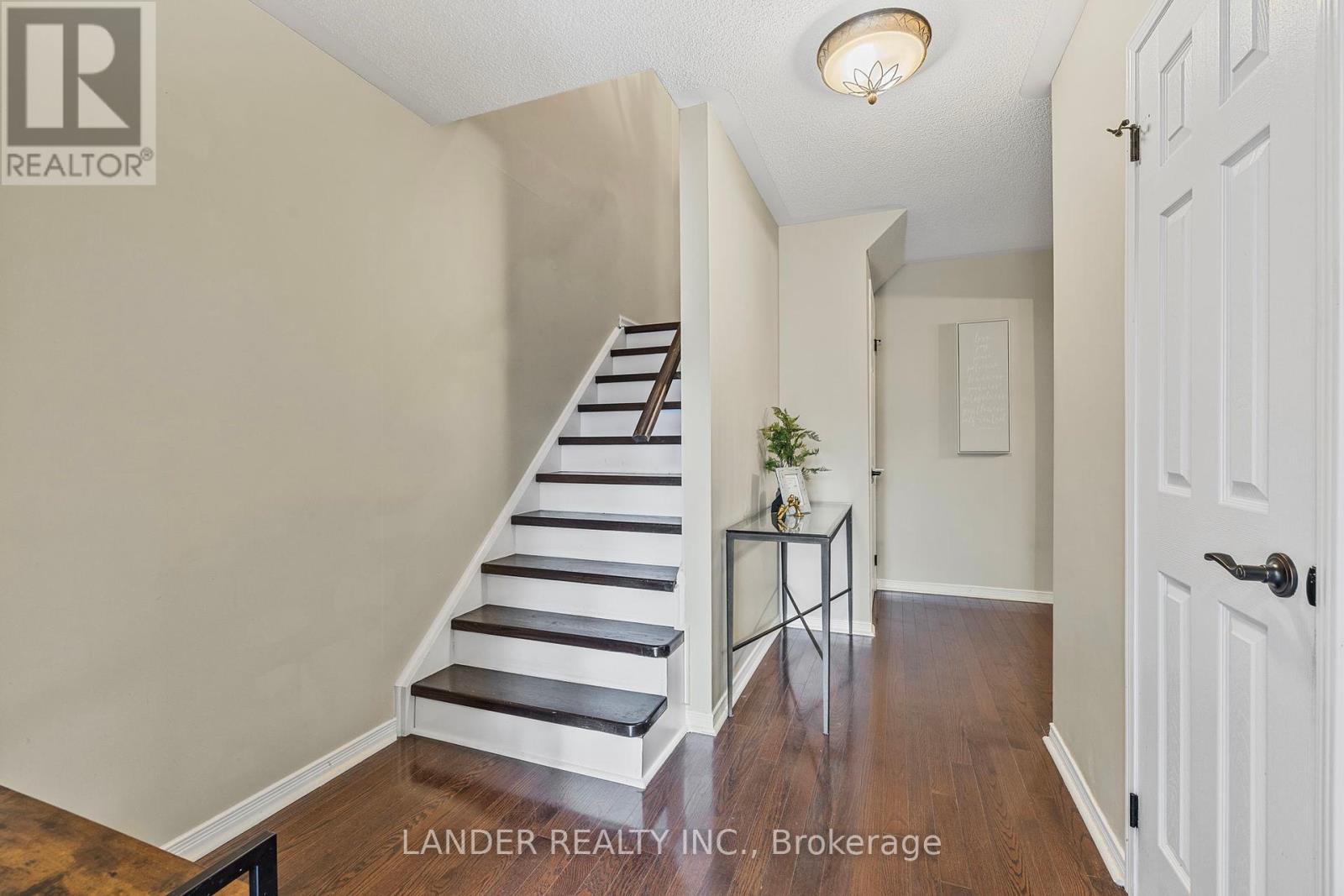 382 Rannie Road, Newmarket, Ontario  L3X 2N3 - Photo 6 - N12170245