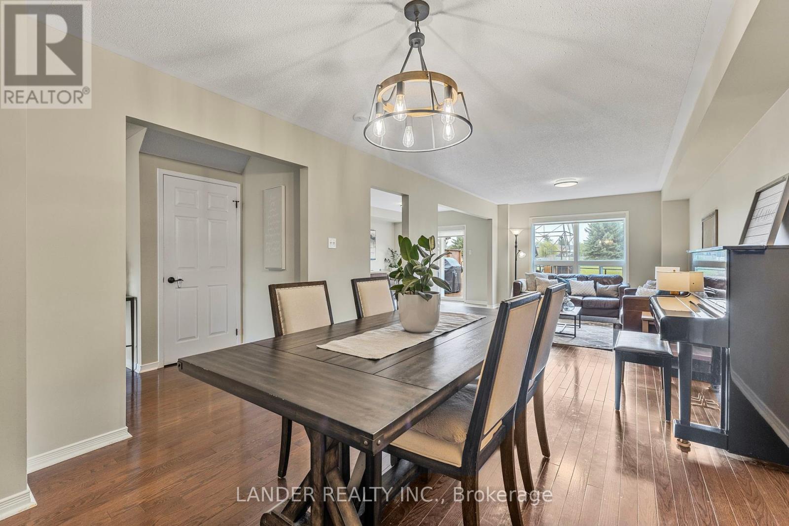 382 Rannie Road, Newmarket, Ontario  L3X 2N3 - Photo 7 - N12170245