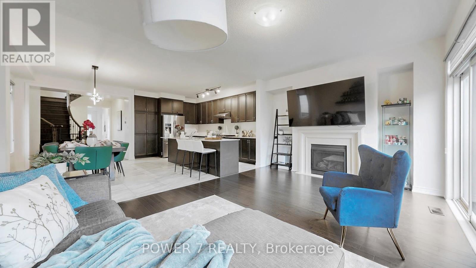 Property at 381 CHOUINARD WAY image 1