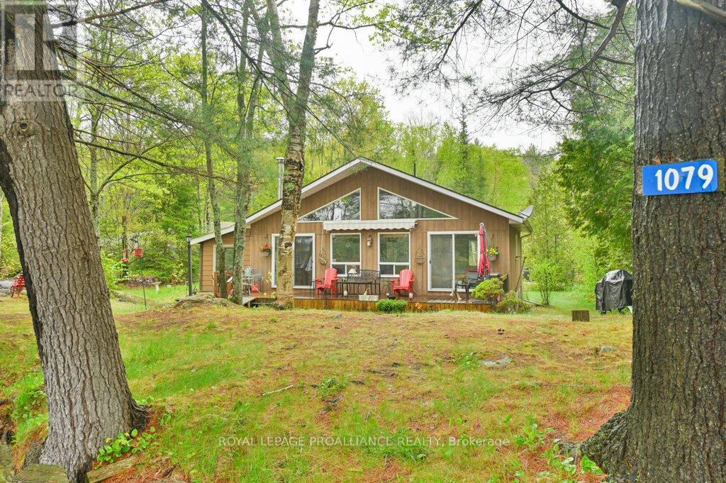 1079 Lemke Lane, Frontenac, Ontario  K0H 1J0 - Photo 2 - X12170375