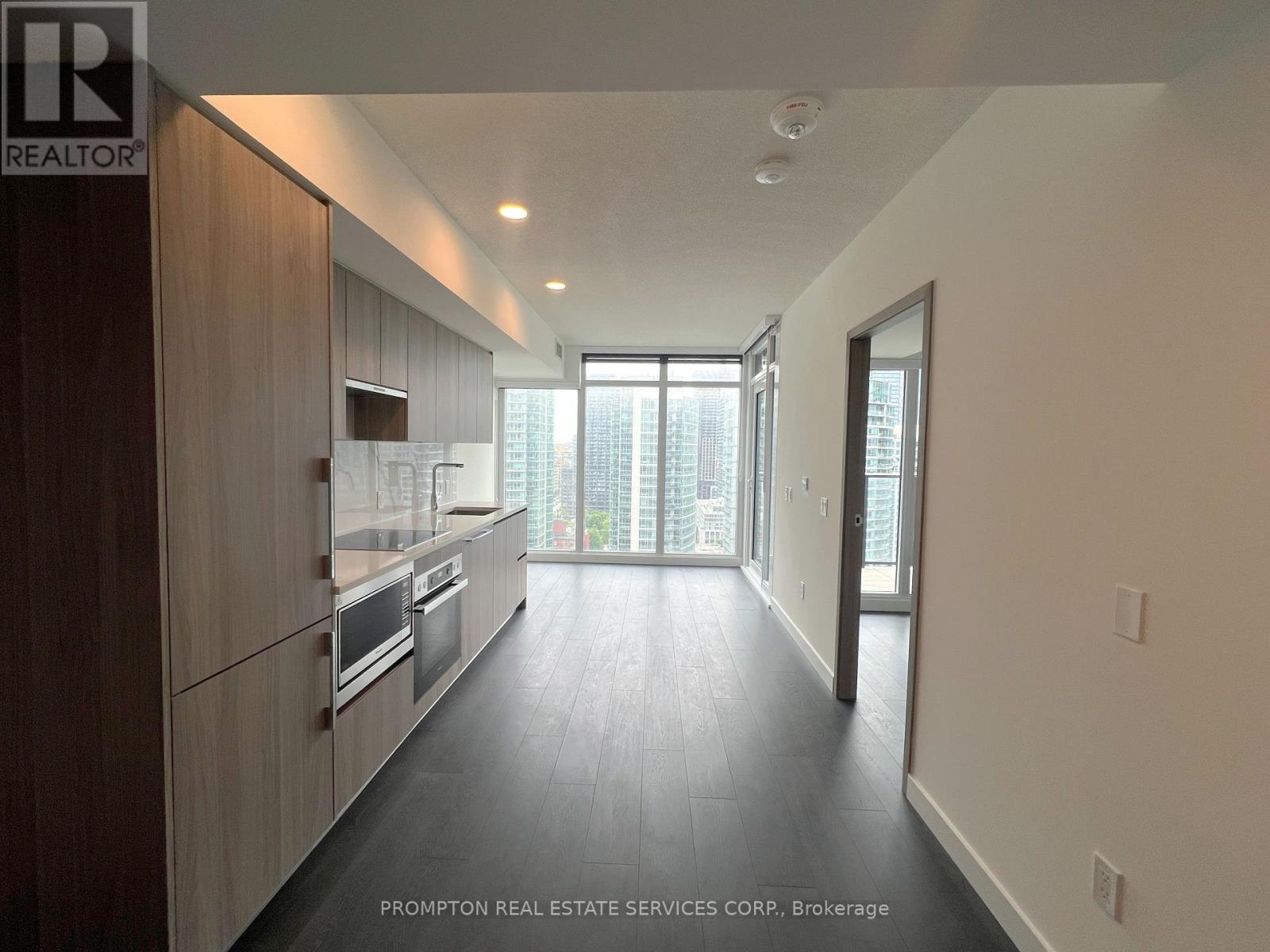 2302 - 1 Concord Cityplace Way, Toronto, Ontario  M5V 0X3 - Photo 3 - C12166272