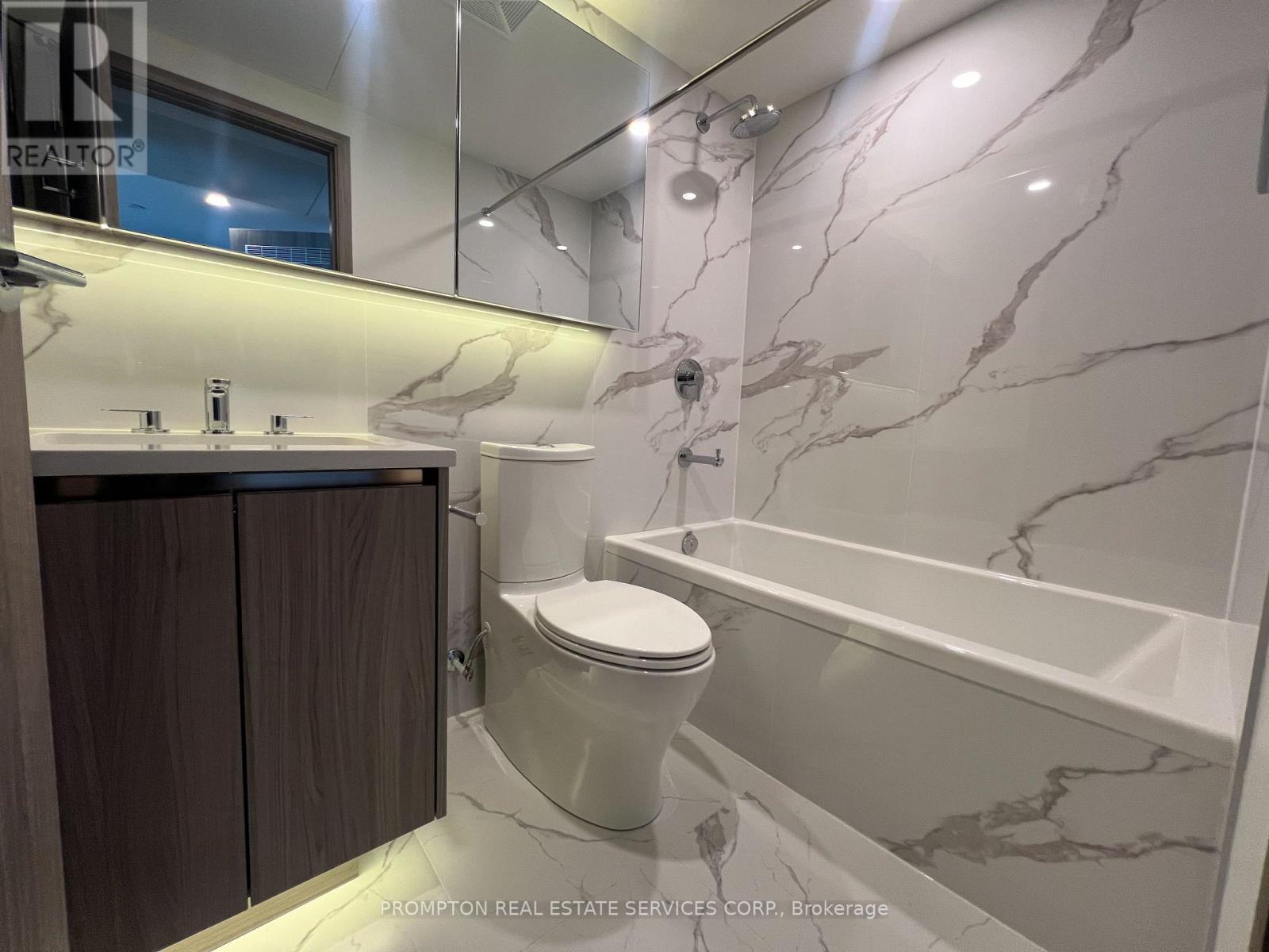 2302 - 1 Concord Cityplace Way, Toronto, Ontario  M5V 0X3 - Photo 13 - C12166272