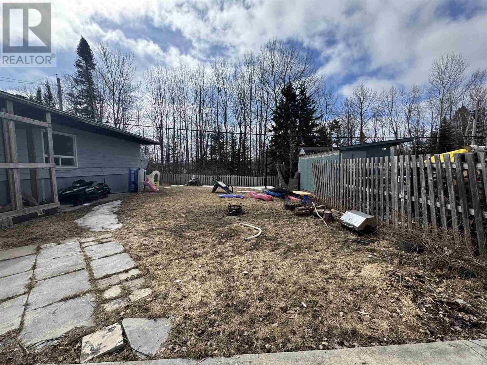 18 Redwing Ave, Manitouwadge, Ontario  P0T 2C0 - Photo 9 - TB250681