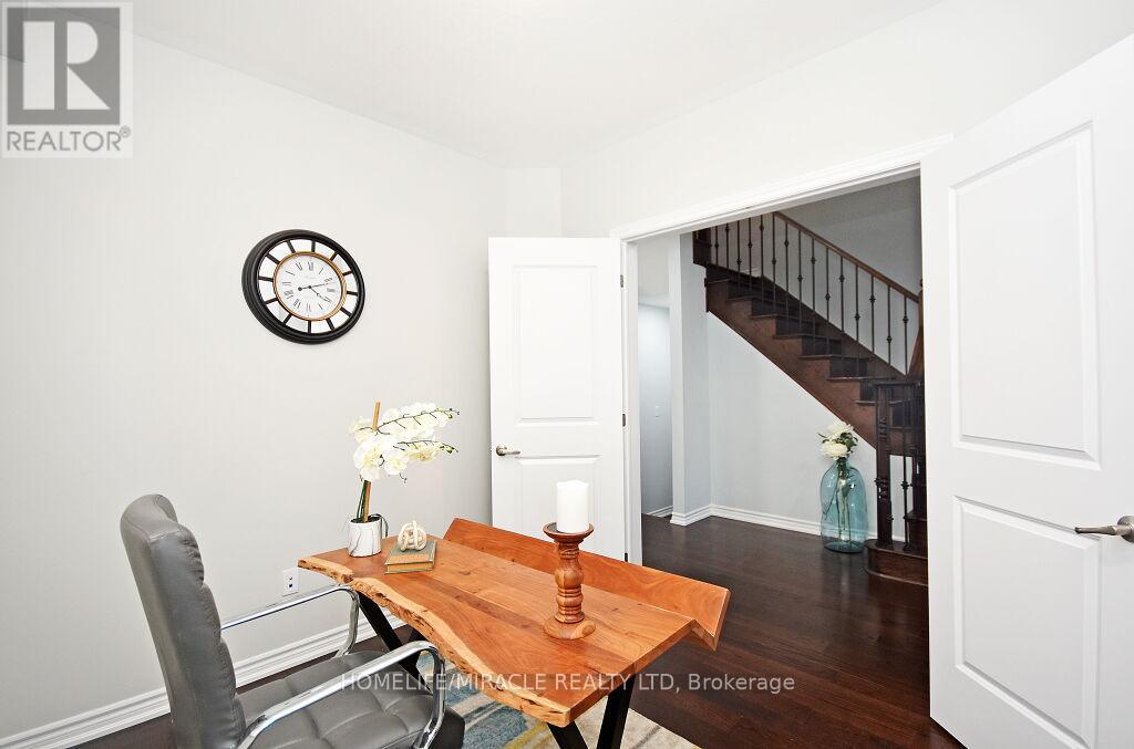 21 Magical Road, Brampton, Ontario  L7A 4P8 - Photo 6 - W11990813