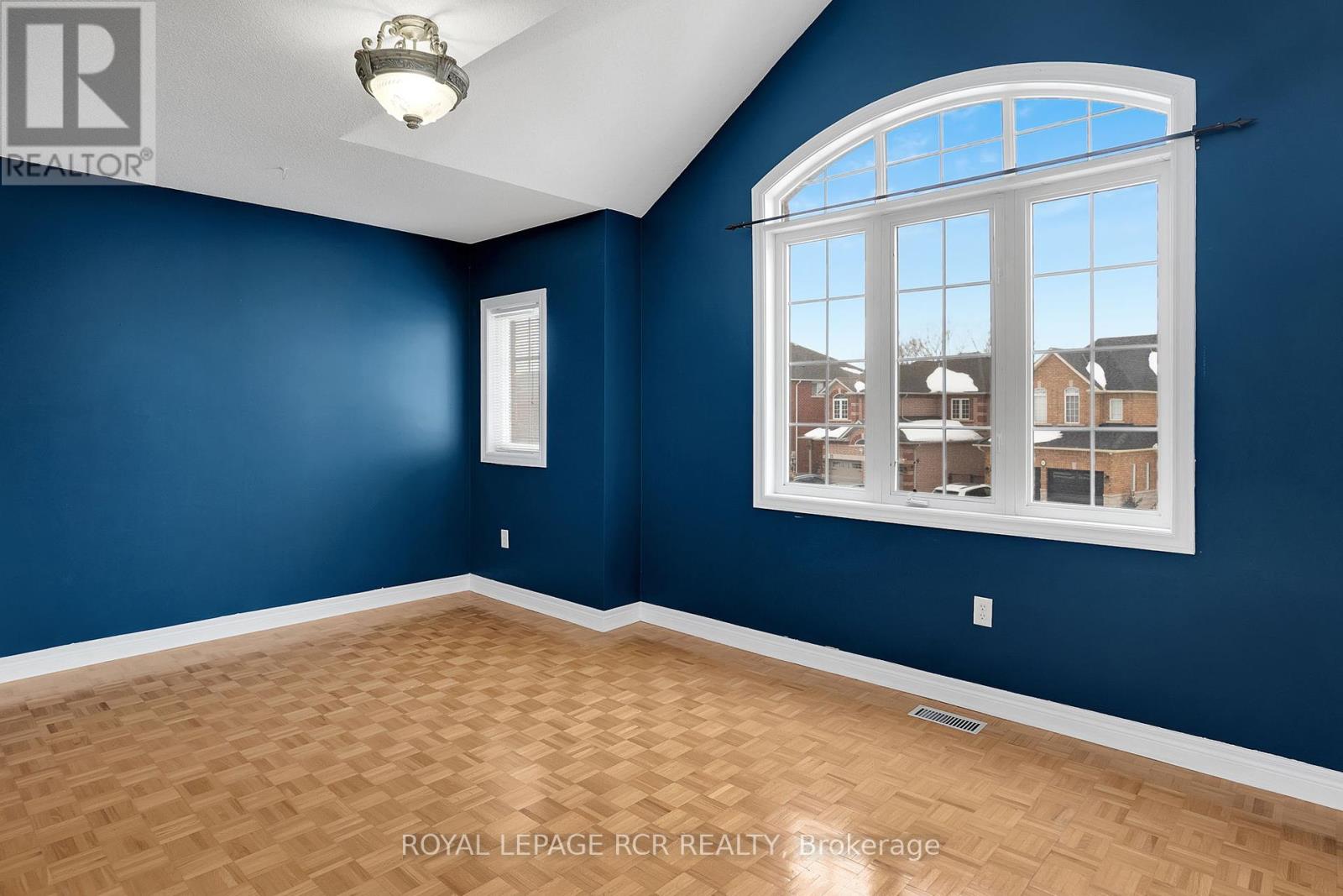 20 Boltonview Crescent, Caledon, Ontario  L7E 2H2 - Photo 29 - W12038125