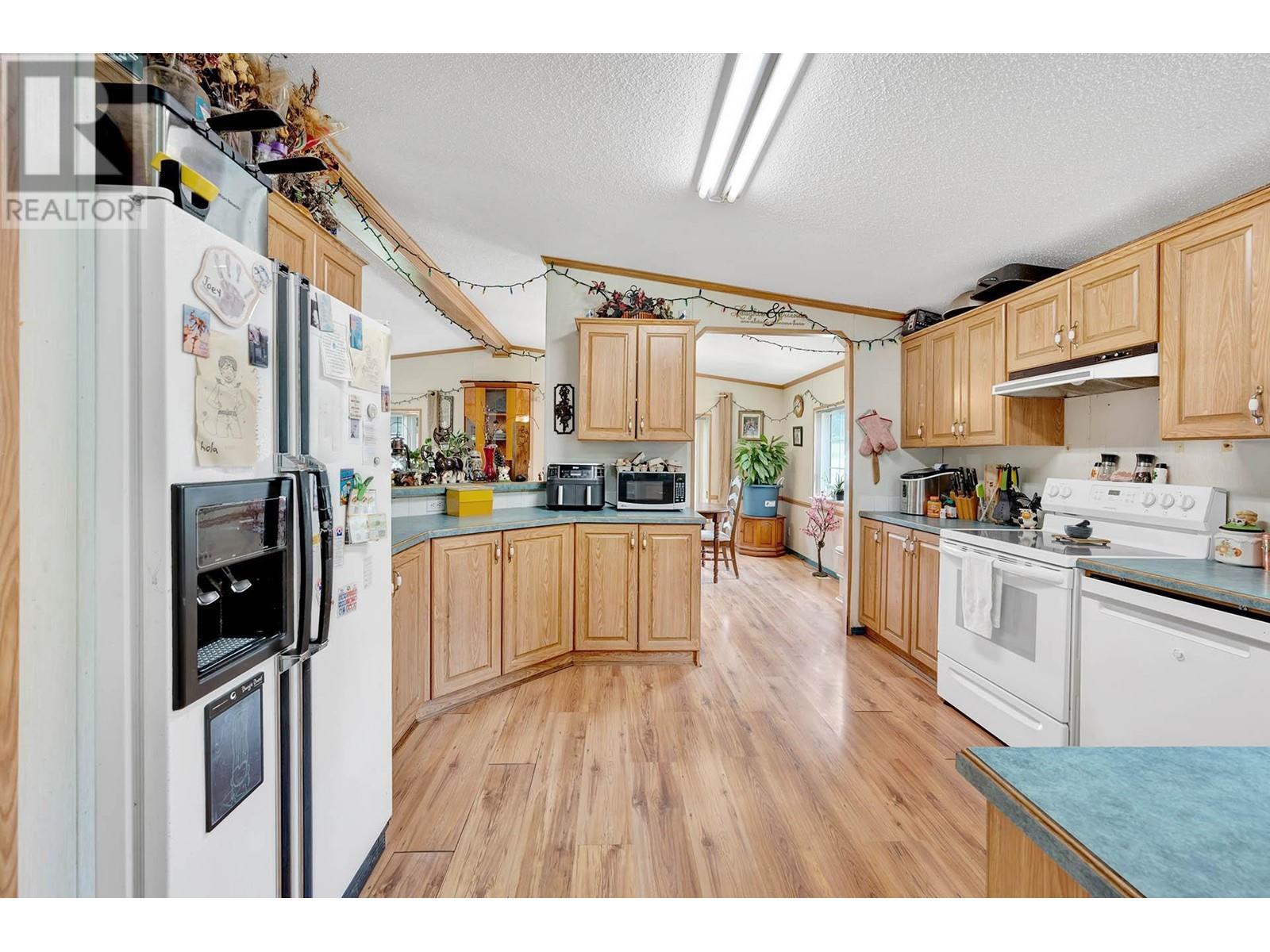 32e Old N Thompson  E Highway, Clearwater, British Columbia  V0E 1N2 - Photo 16 - 10349018